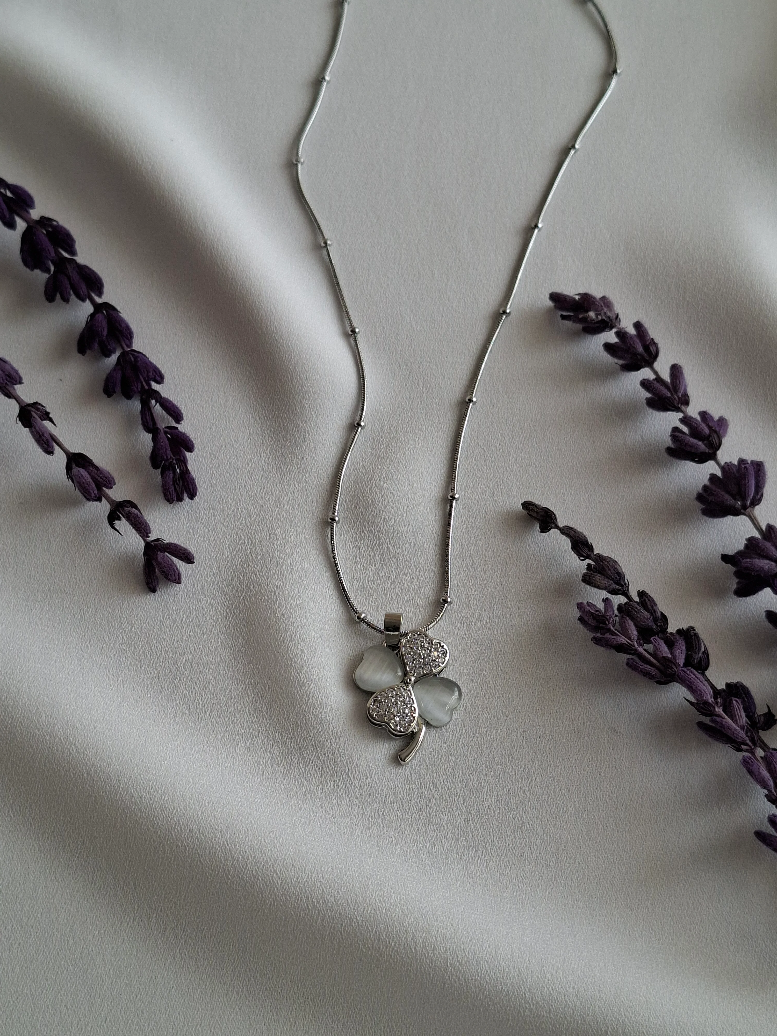 Çelik Dorikalı Sedefli Yonca Silver Kolye image