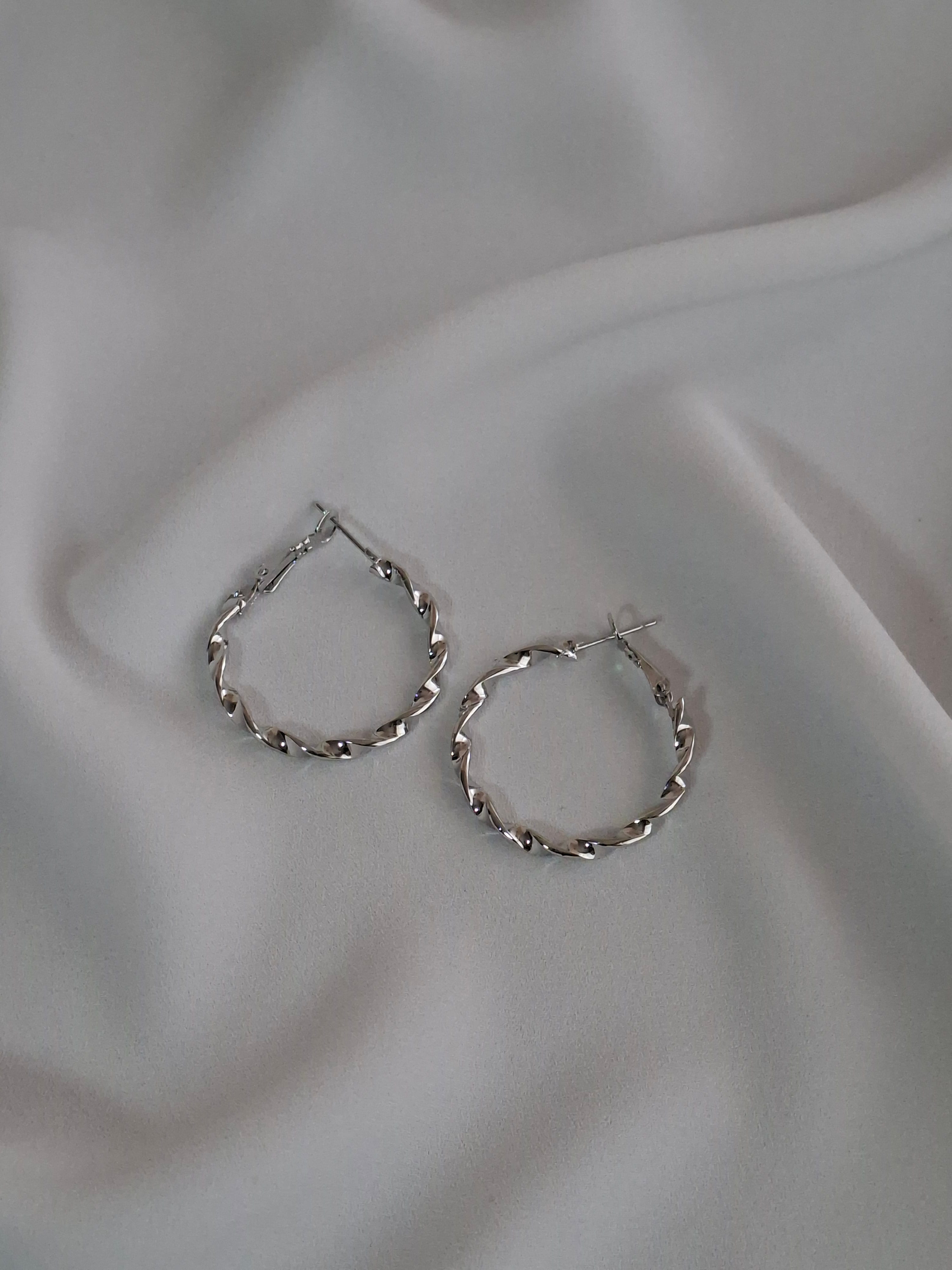 Pirinç Burgu Halka Silver Küpe image