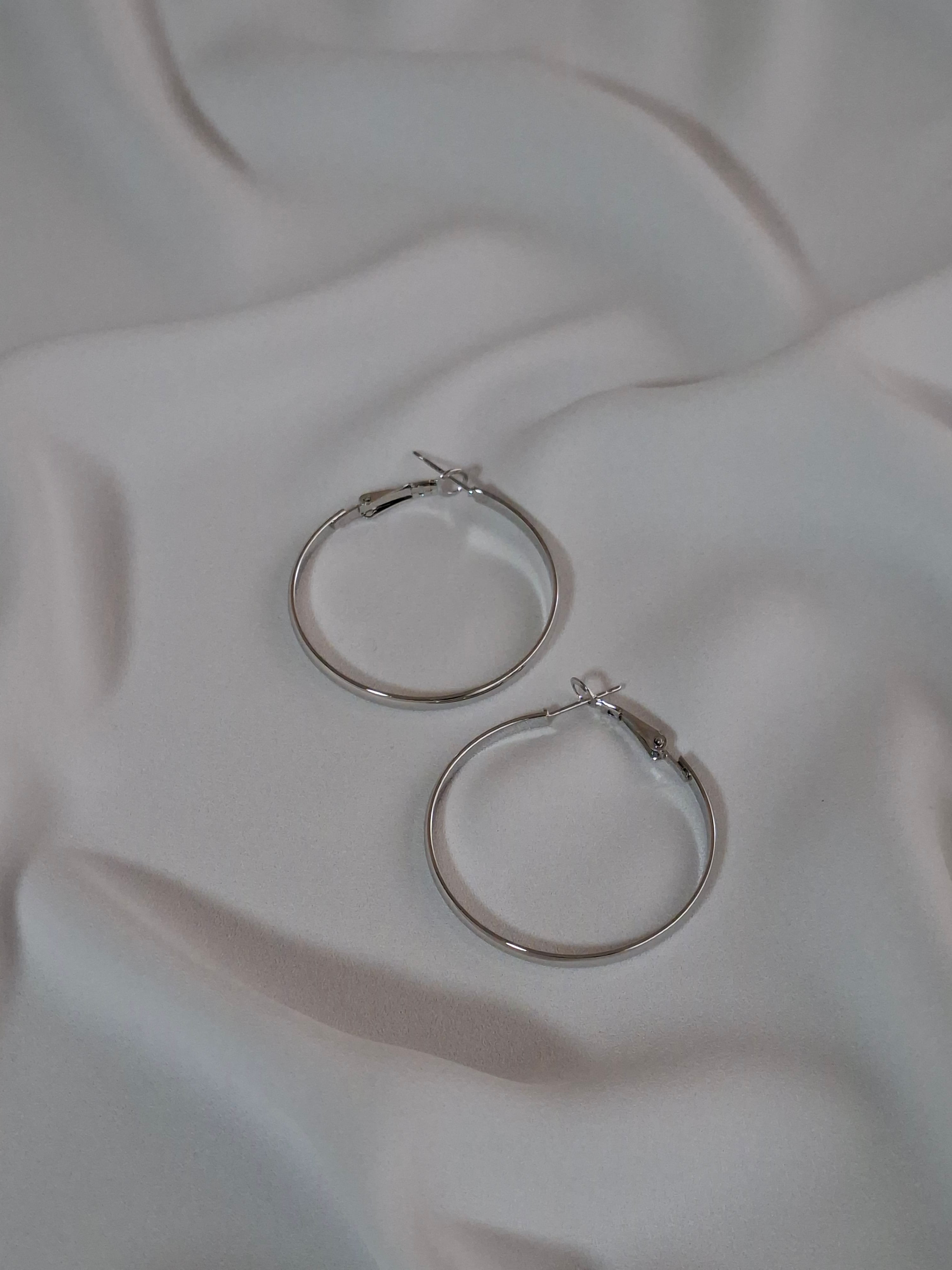 Pirinç Geniş İnce Halka Midi Silver Küpe  image