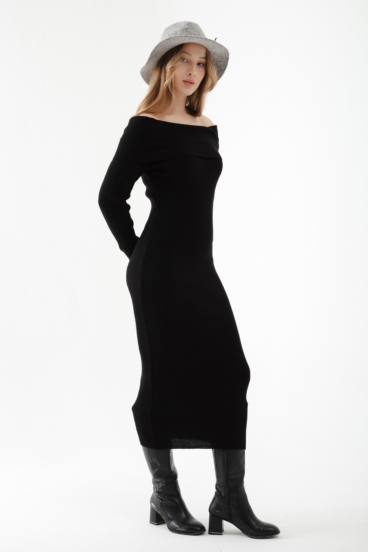 Katlı Carmen Yaka Fitilli Triko Elbise - Siyah