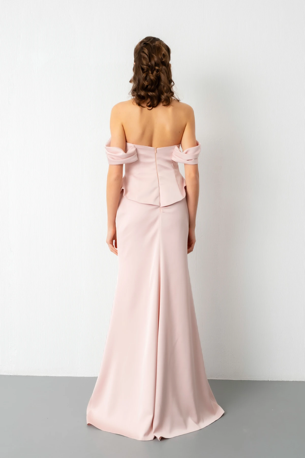 Kadın Kayık Yaka Balenli Peplum Kesim Saten Abiye Elbise - Pudra