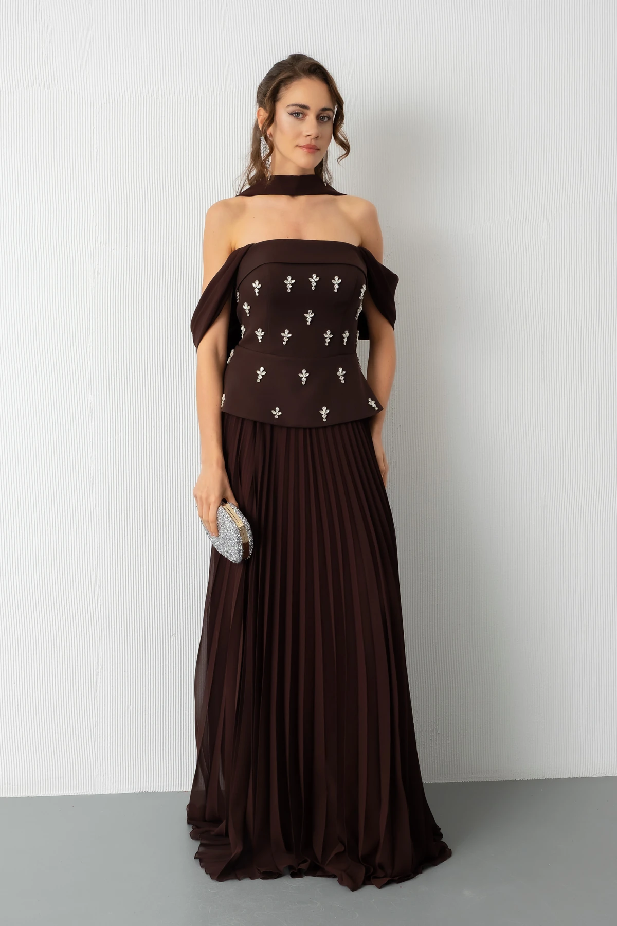 Kadın Straplez Yaka Taşlı Uzun Söz Nişan Nikah Abiye Elbise - Kahverengi