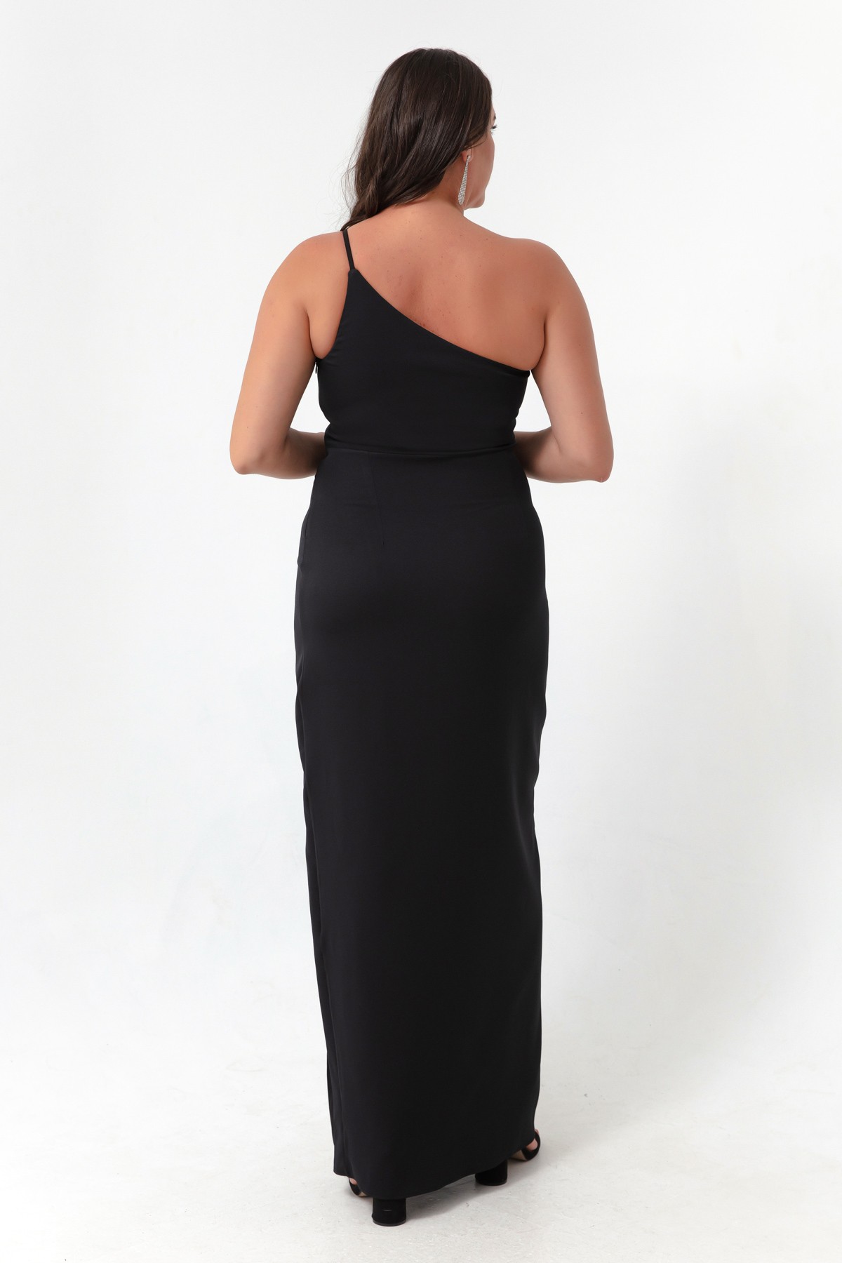 Kadın Tek Omuzlu Yırtmaçlı Büyük Beden Uzun Elbise - Siyah