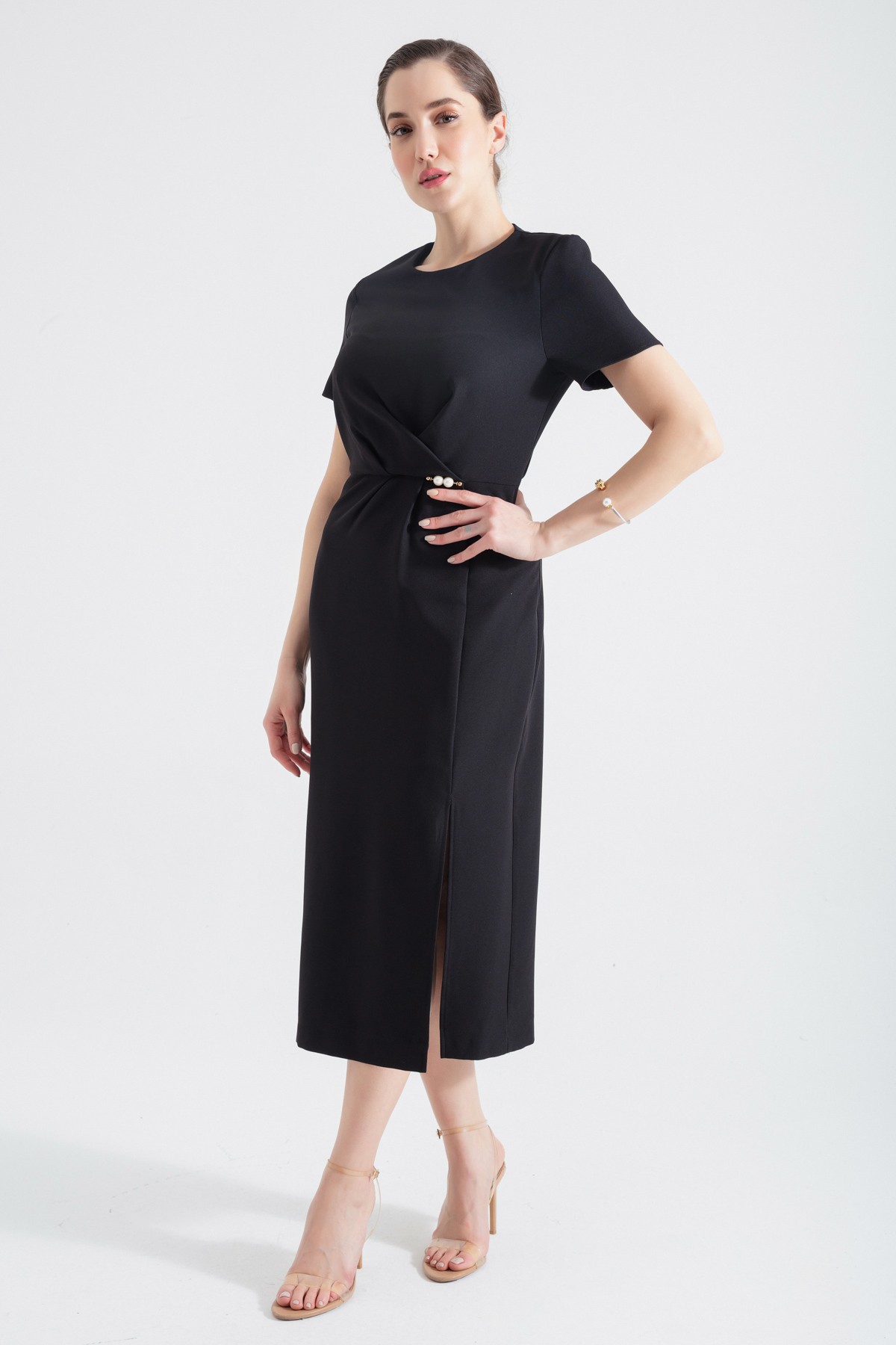 Kadın İnci Detaylı Yırtmaçlı Midi Elbise - Siyah