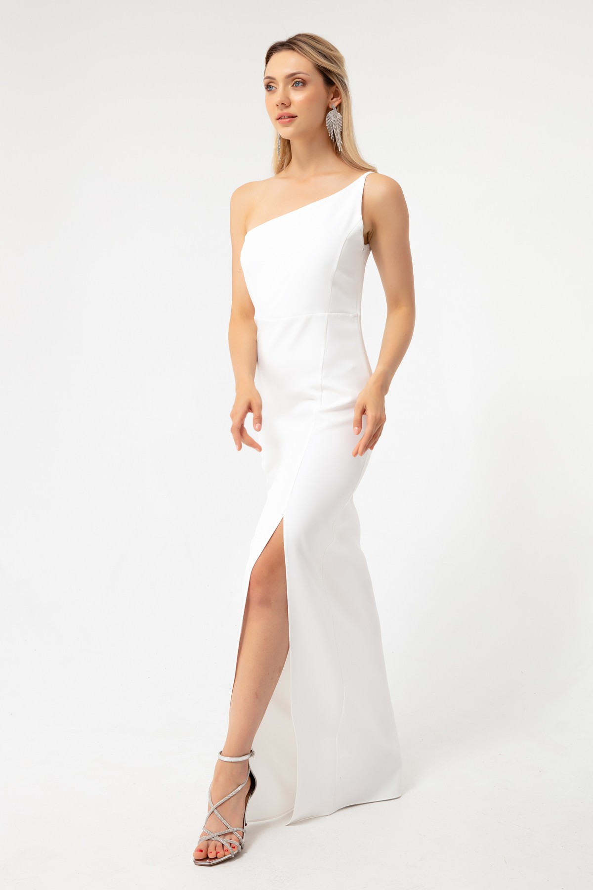Kadın Tek Omuzlu Yırtmaçlı Midi Elbise - Beyaz