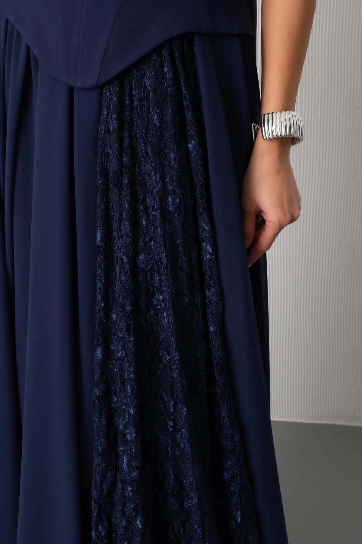 Kadın Straplez Yaka Piliseli Dantel Detay Uzun Abiye Elbise - Lacivert