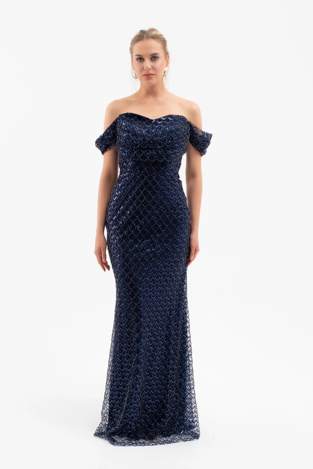 Kadın Madonna Yaka Boncuklu Uzun Abiye Elbise - Lacivert