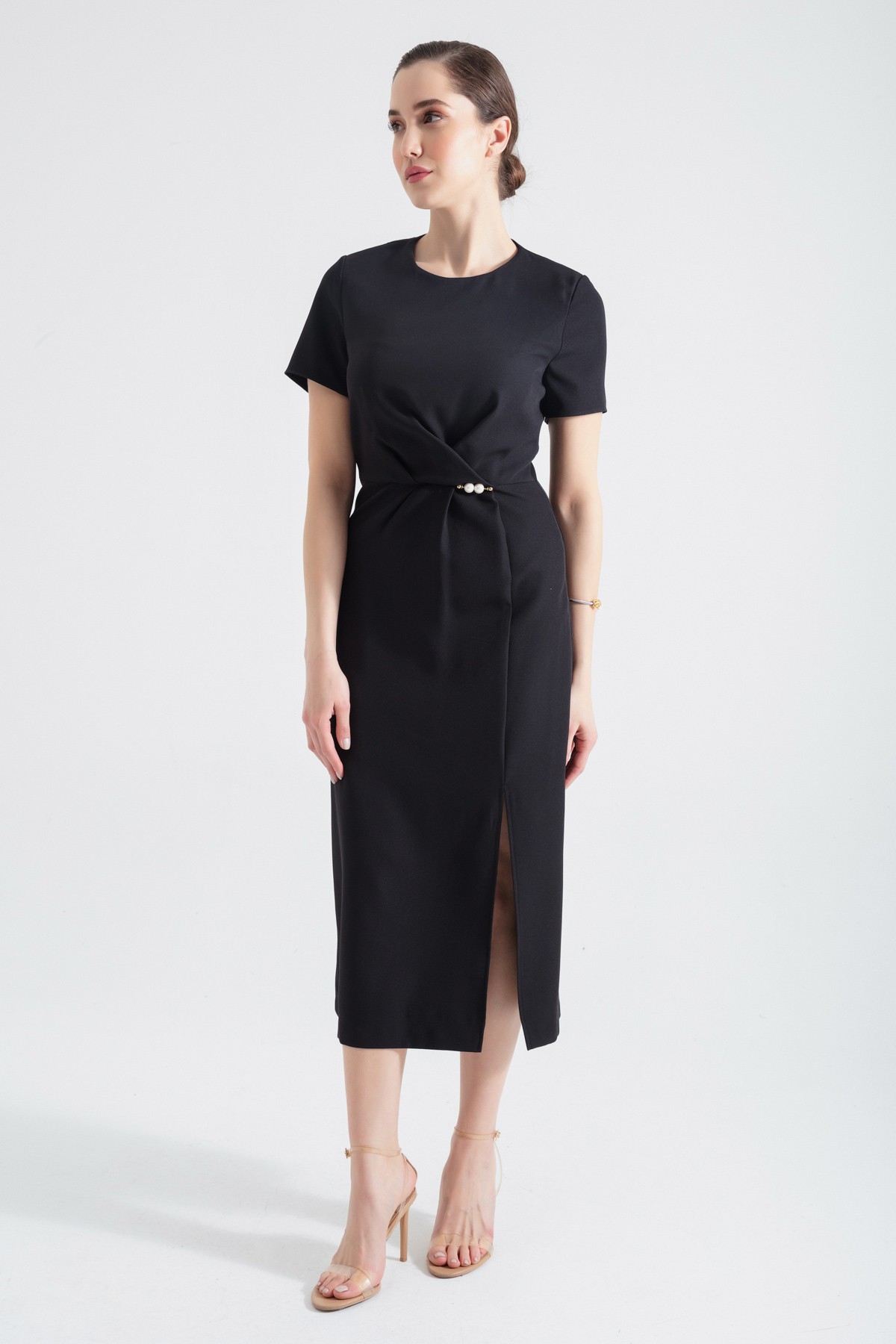 Kadın İnci Detaylı Yırtmaçlı Midi Elbise - Siyah