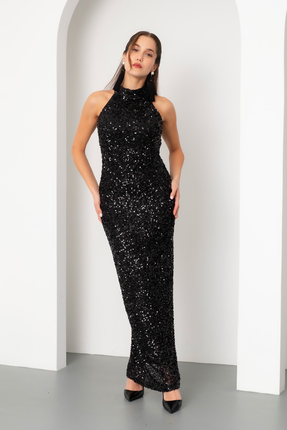 Kadın Halter Yaka Pul Payet Uzun Abiye Elbise - Siyah