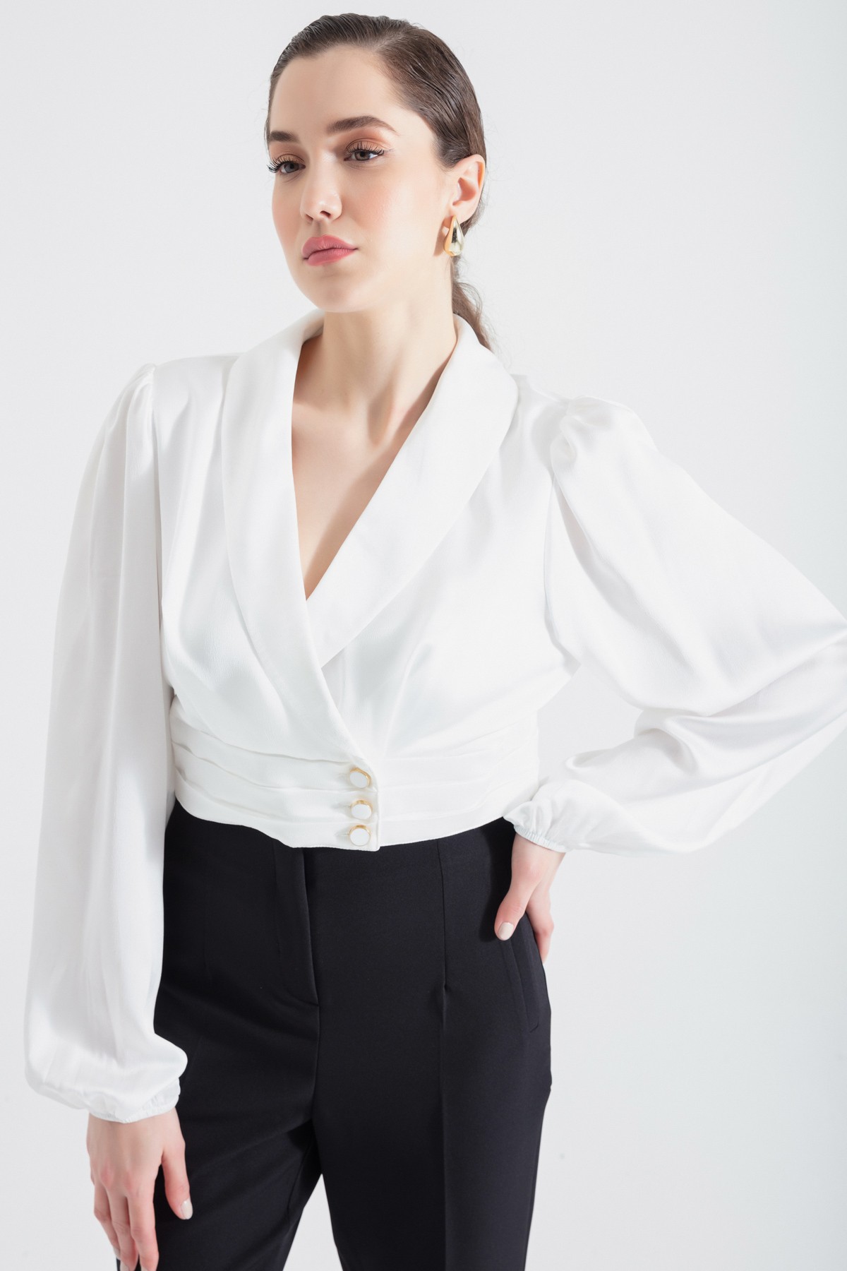 Kadın Kruvaze Yaka Saten Crop Bluz - Beyaz