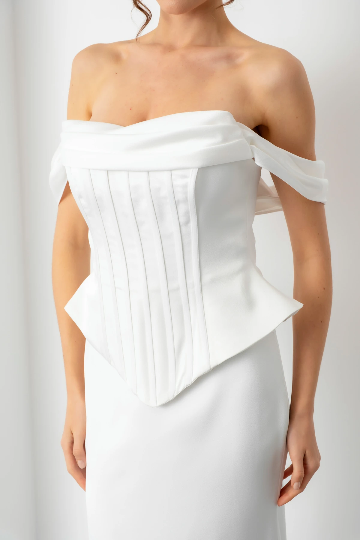 Kadın Kayık Yaka Balenli Peplum Kesim Saten Abiye Elbise - Beyaz