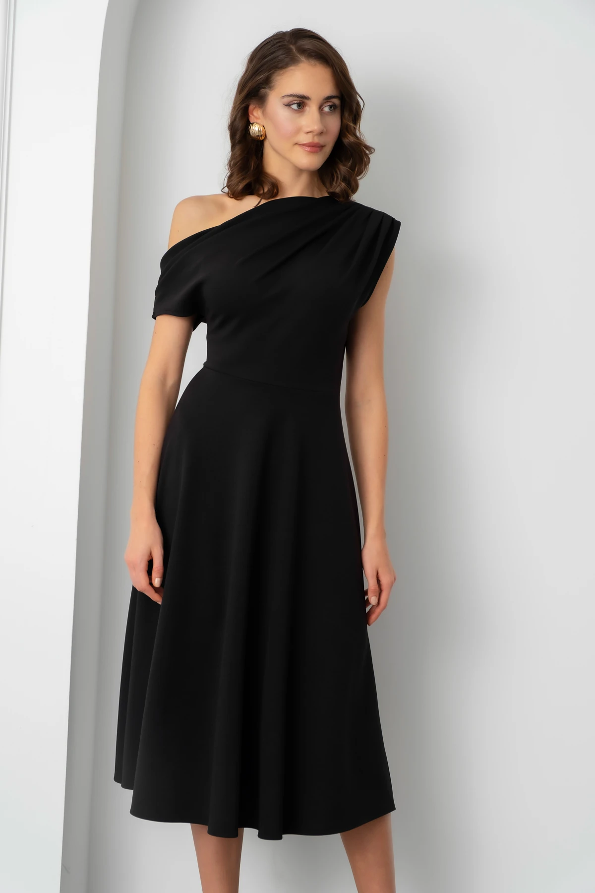 Kadın Düşük Omuzlu Midi Boy Elbise - Siyah