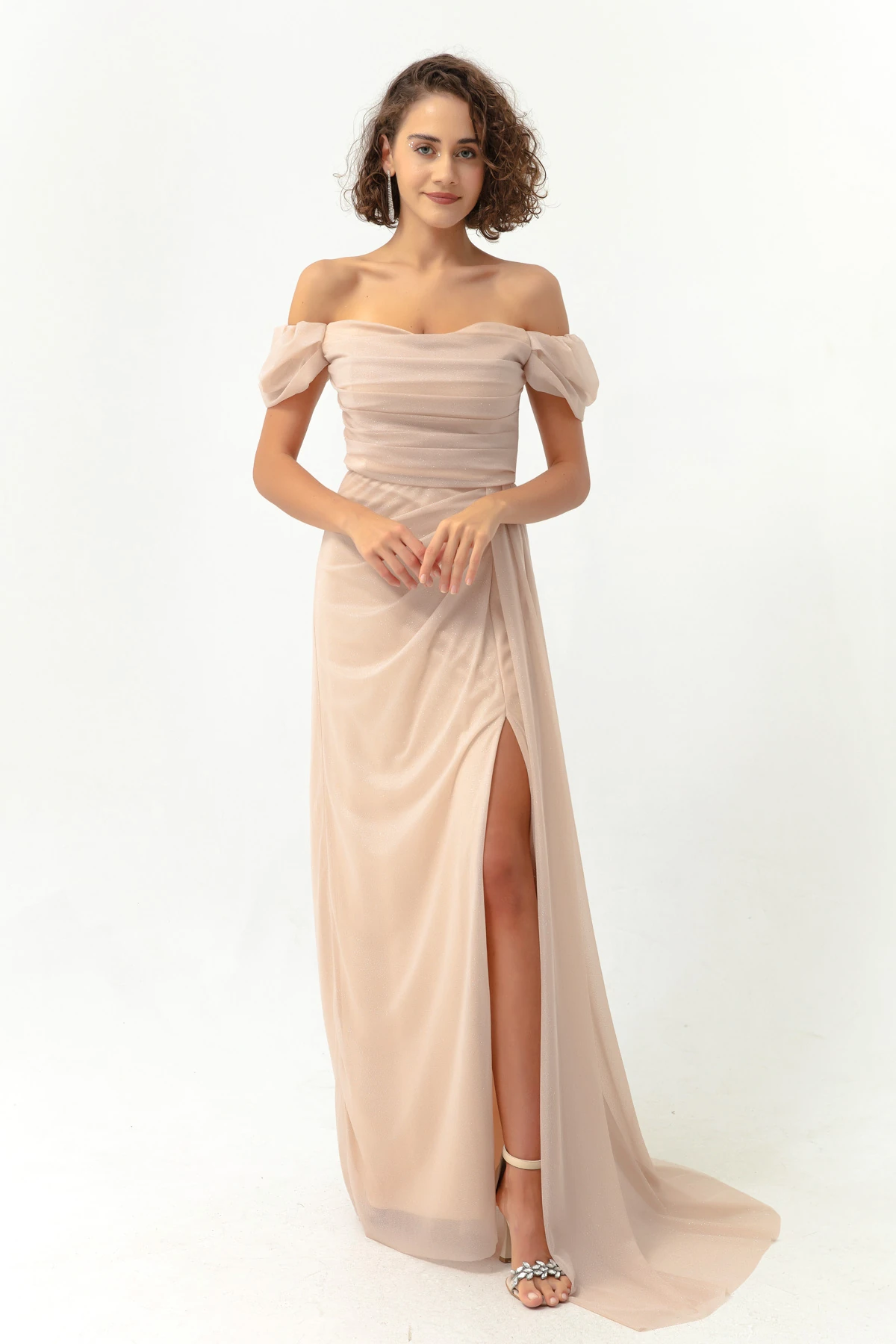 Kadın Kayık Yaka Drapeli Yırtmaçlı Uzun Simli Abiye Elbise