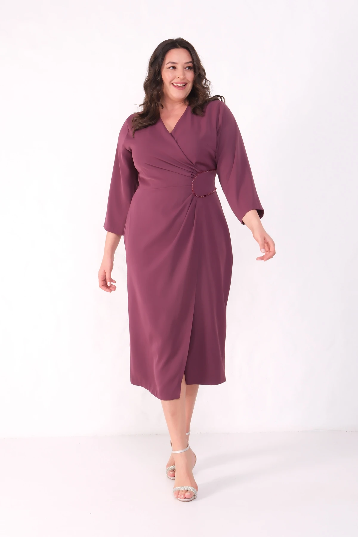 Kadın Kruvaze Yaka Boncuk İşlemeli Büyük Beden Midi Elbise - Mürdüm