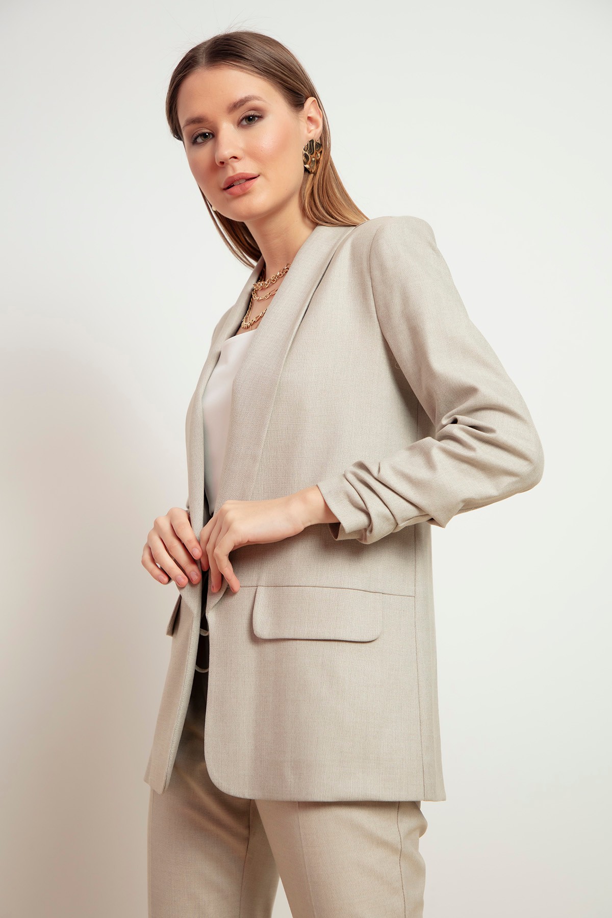 Kadın Kolları Büzgülü Blazer Ceket