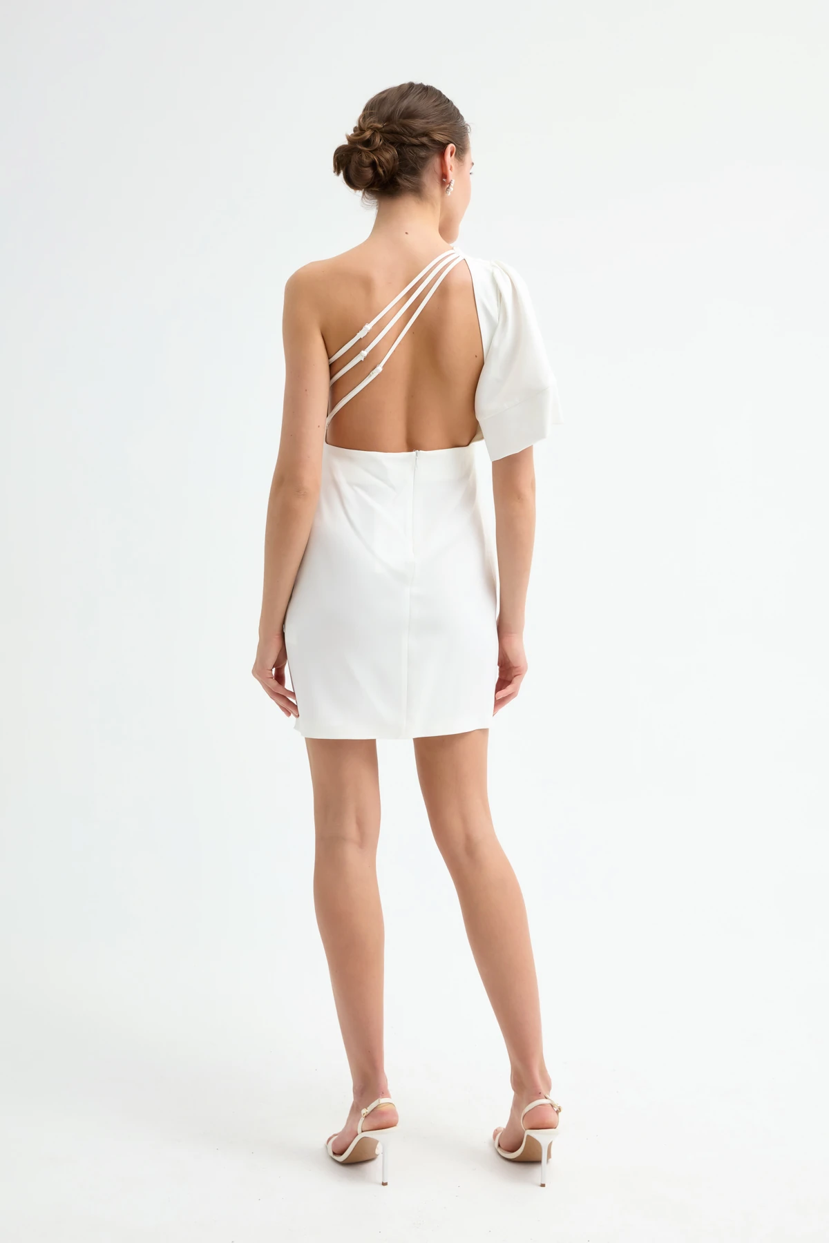 Kadın Tek Kol Sırt Dekolteli Mini Elbise - Beyaz