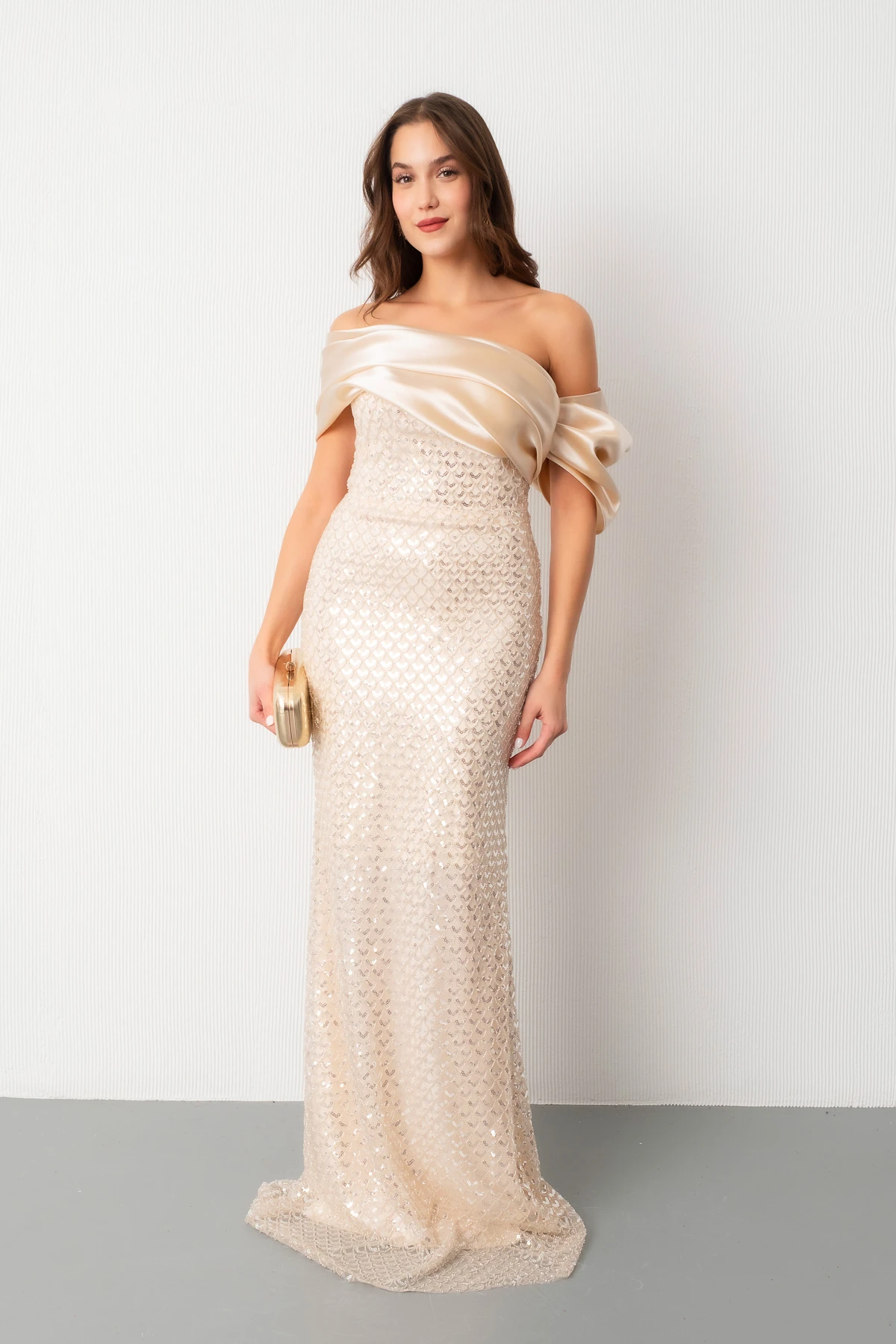 Kadın Yaka Detay Boncuklu Uzun Abiye Elbise