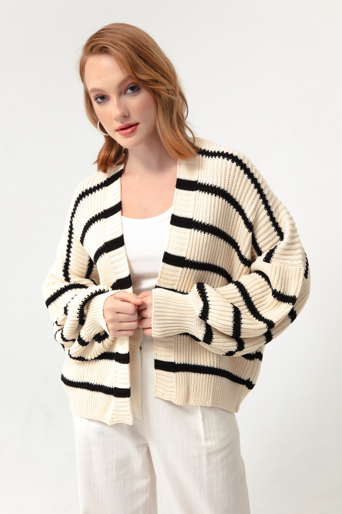 Kadın Oversize Çizgili Triko Hırka