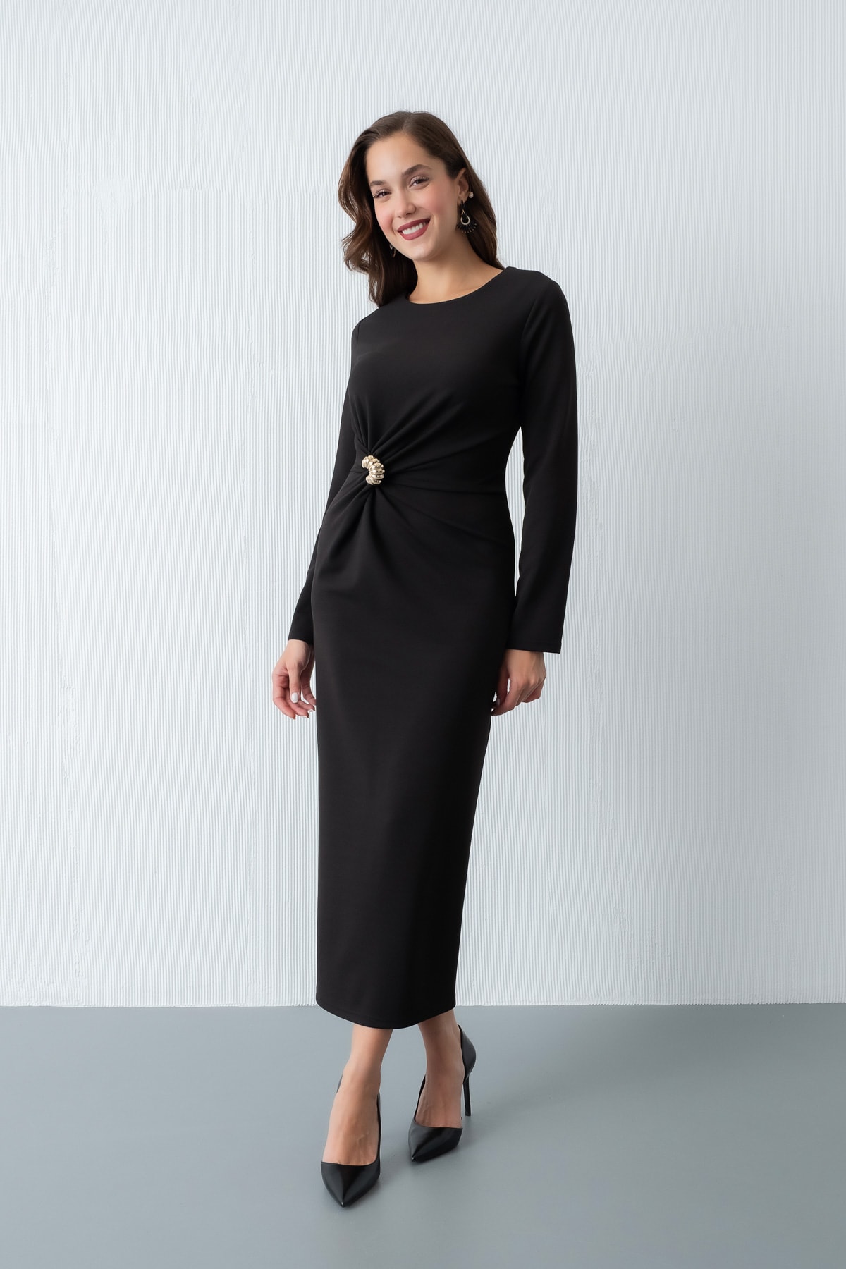 Kadın Aksesuar Detaylı Davet Elbisesi - Siyah