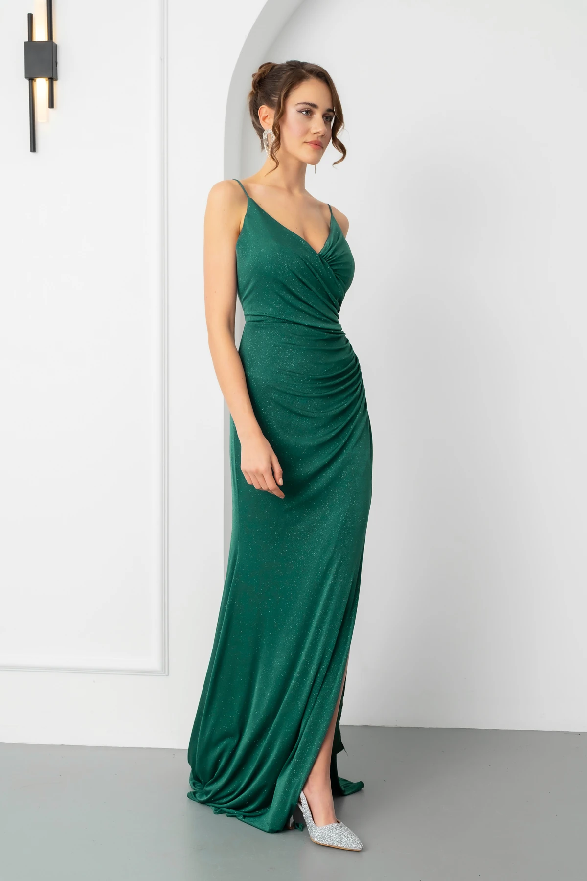 Kadın Sırt Dekolteli Simli Uzun Abiye Elbise - Zümrüt Yeşili