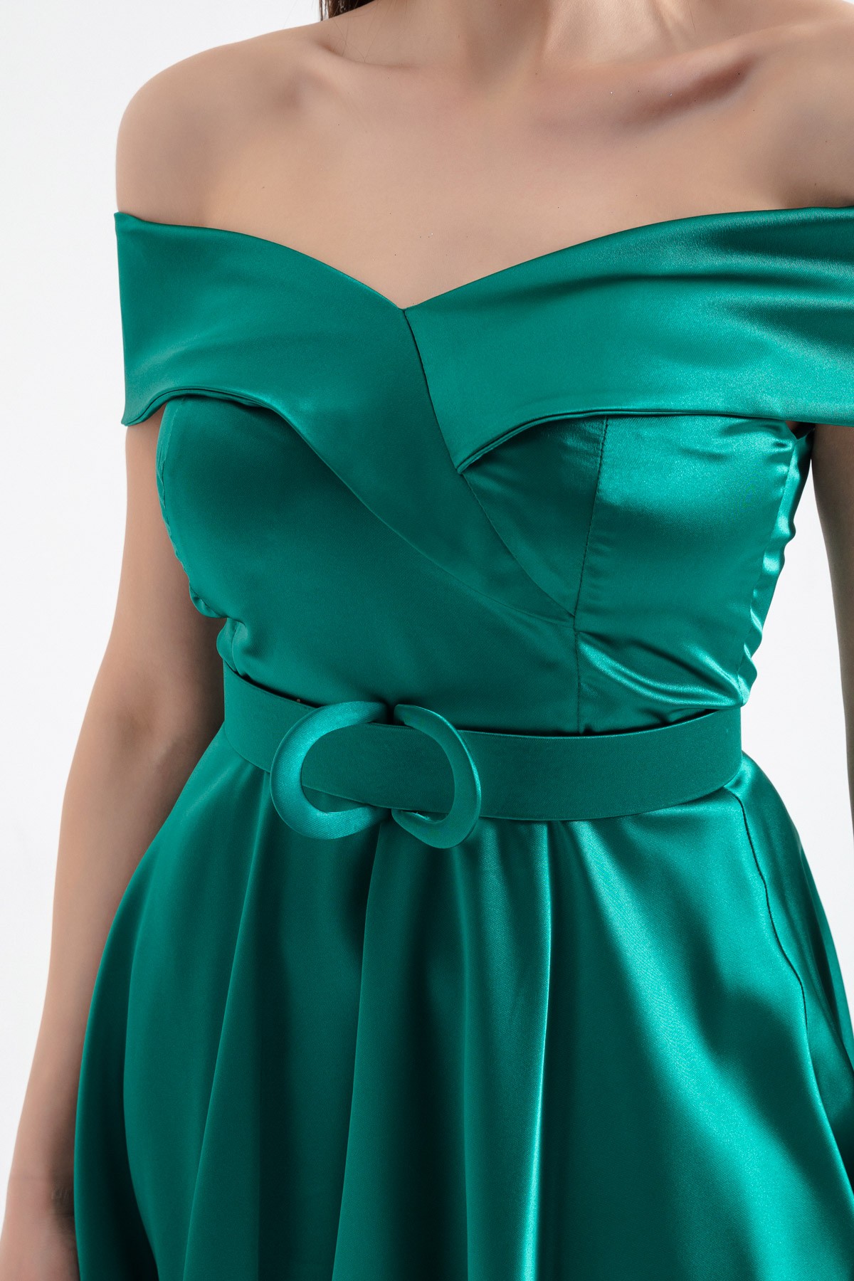 Kadın Kayık Yaka Kemerli Saten Abiye Elbise - Zümrüt Yeşili