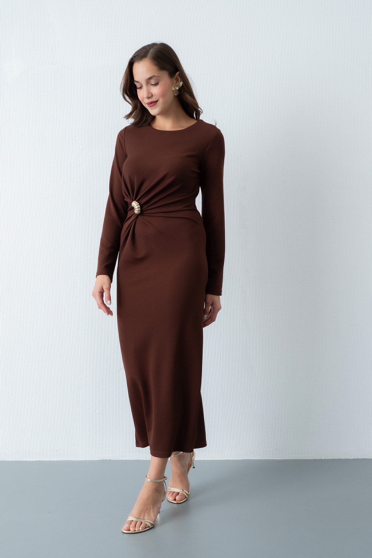 Kadın Aksesuar Detaylı Davet Elbisesi - Kahverengi