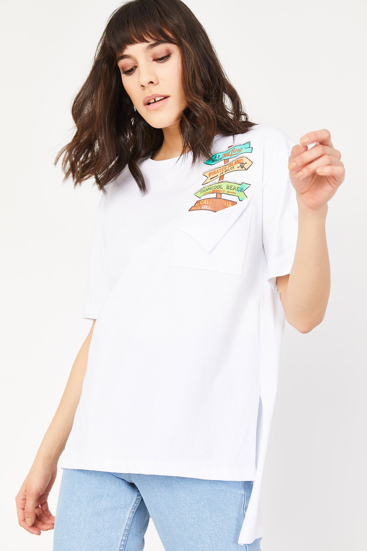 Kadın Önü Kısa Arkası Uzun Yanları Yırtmaçlı T-Shirt