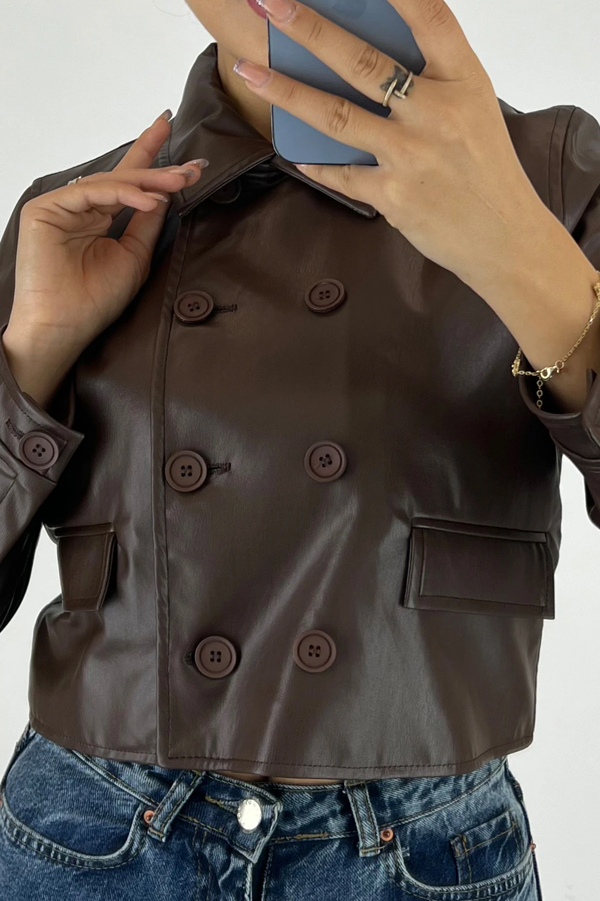 Kadın Düğmeli Kısa Suni Deri Ceket - Kahverengi