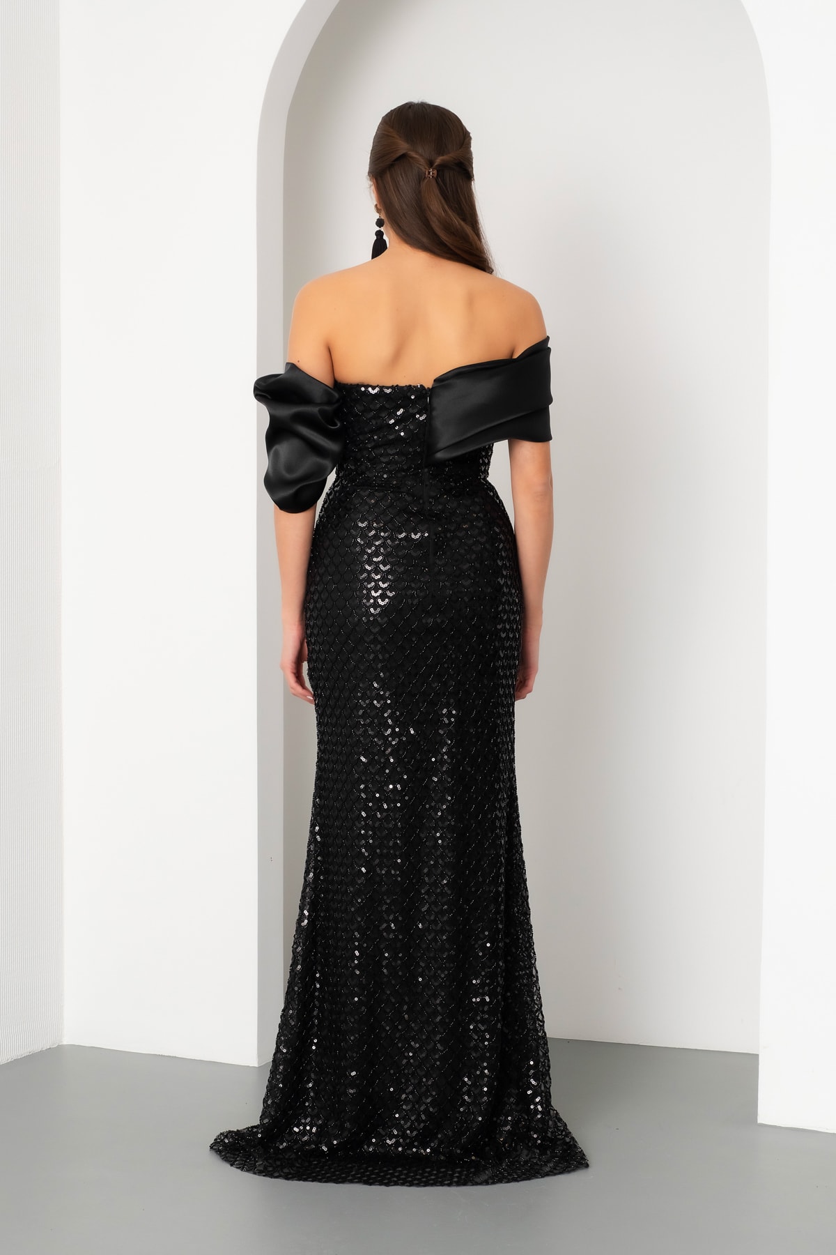 Kadın Yaka Detay Boncuklu Uzun Abiye Elbise - Siyah