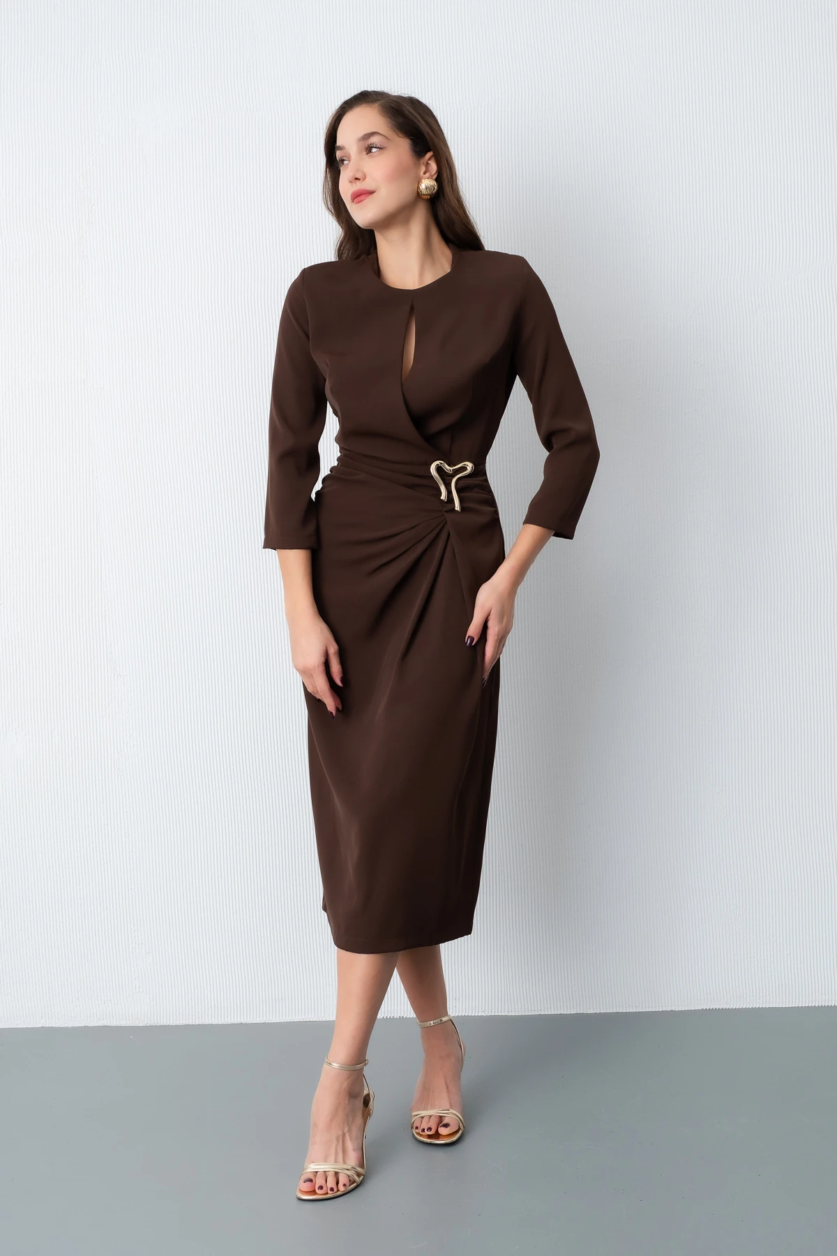 Kadın Aksesuar Detay Midi Elbise - Kahverengi