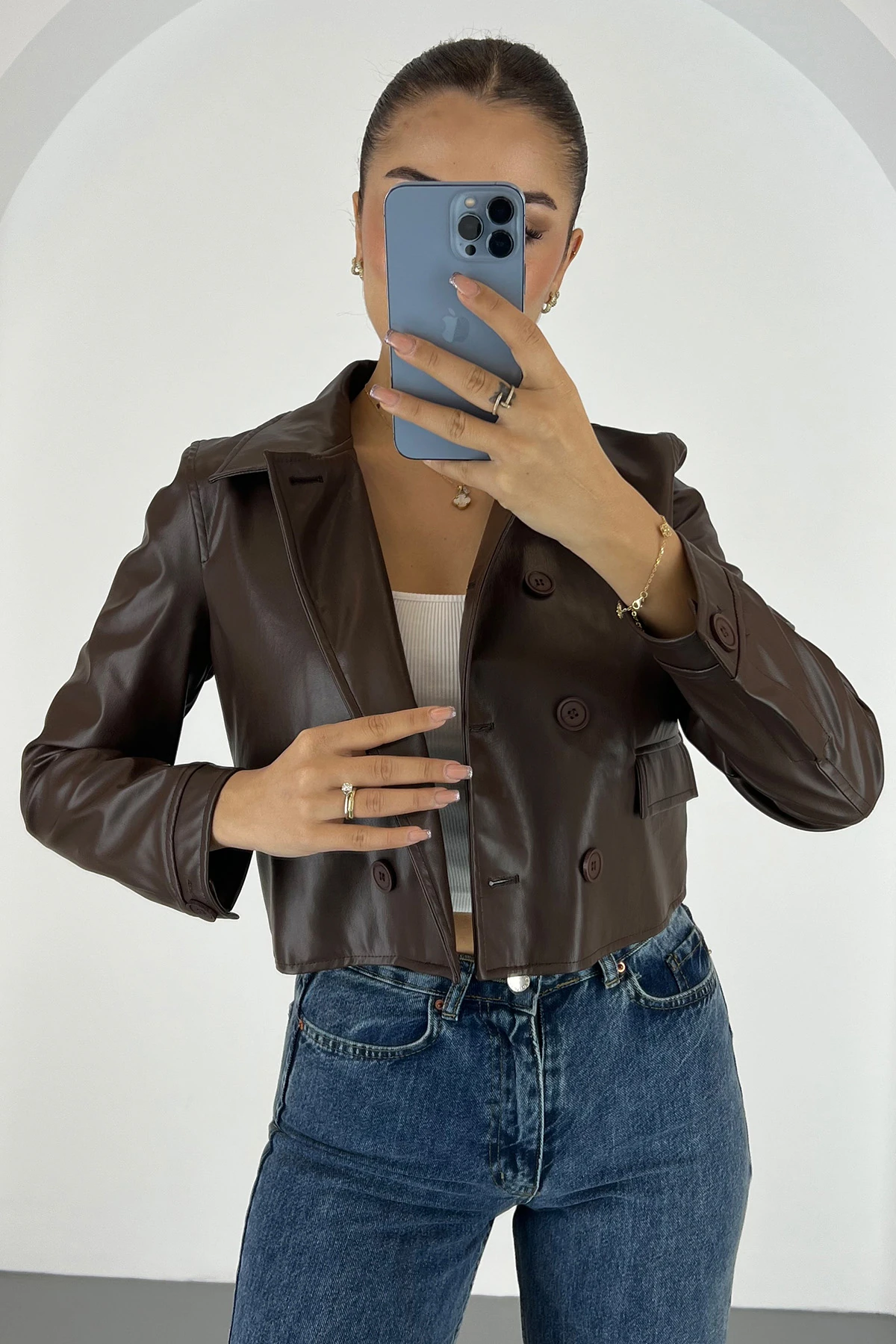 Kadın Düğmeli Kısa Suni Deri Ceket - Kahverengi