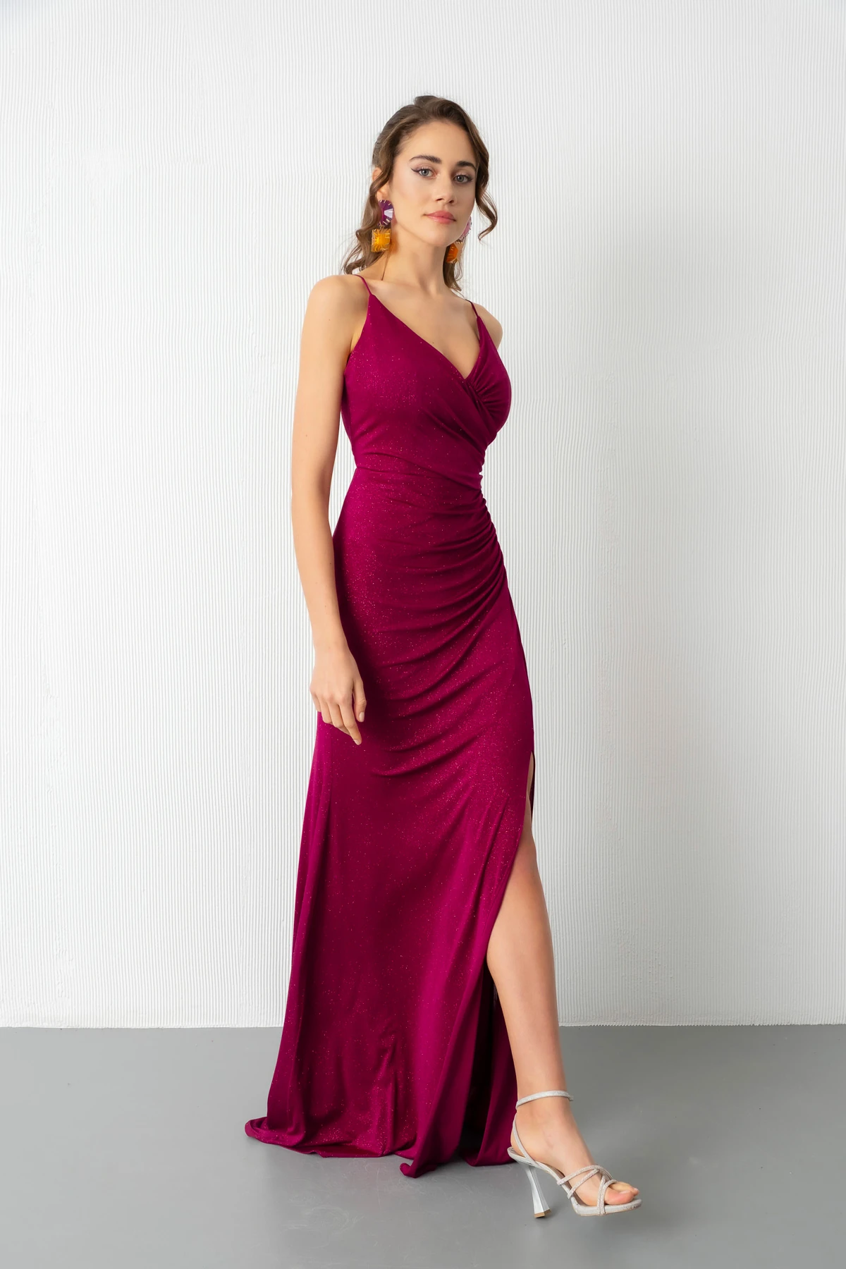 Kadın Sırt Dekolteli Simli Uzun Abiye Elbise - Fuşya