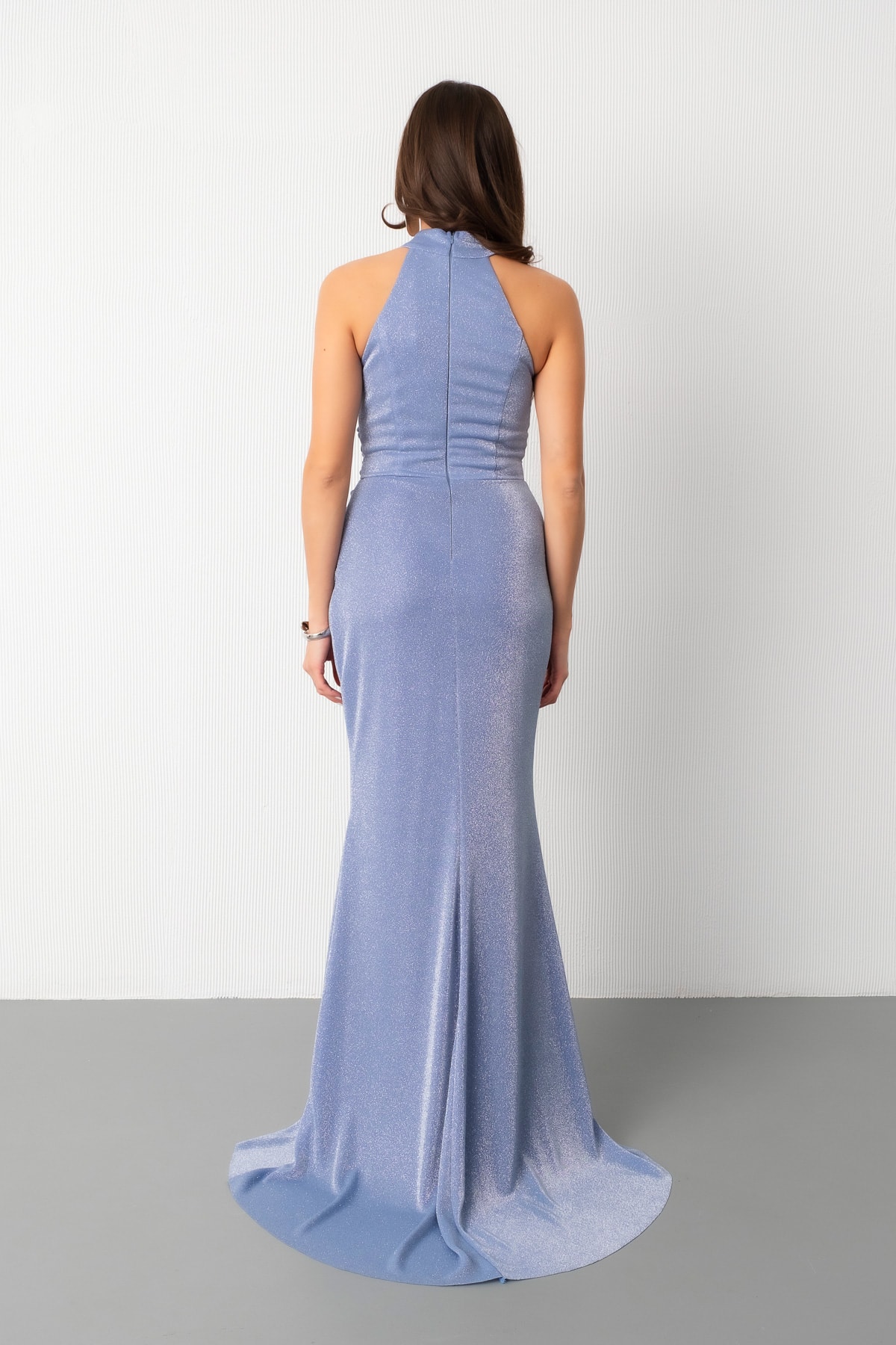 Kadın Halter Yaka Yırtmaçlı Simli Uzun Abiye Elbise