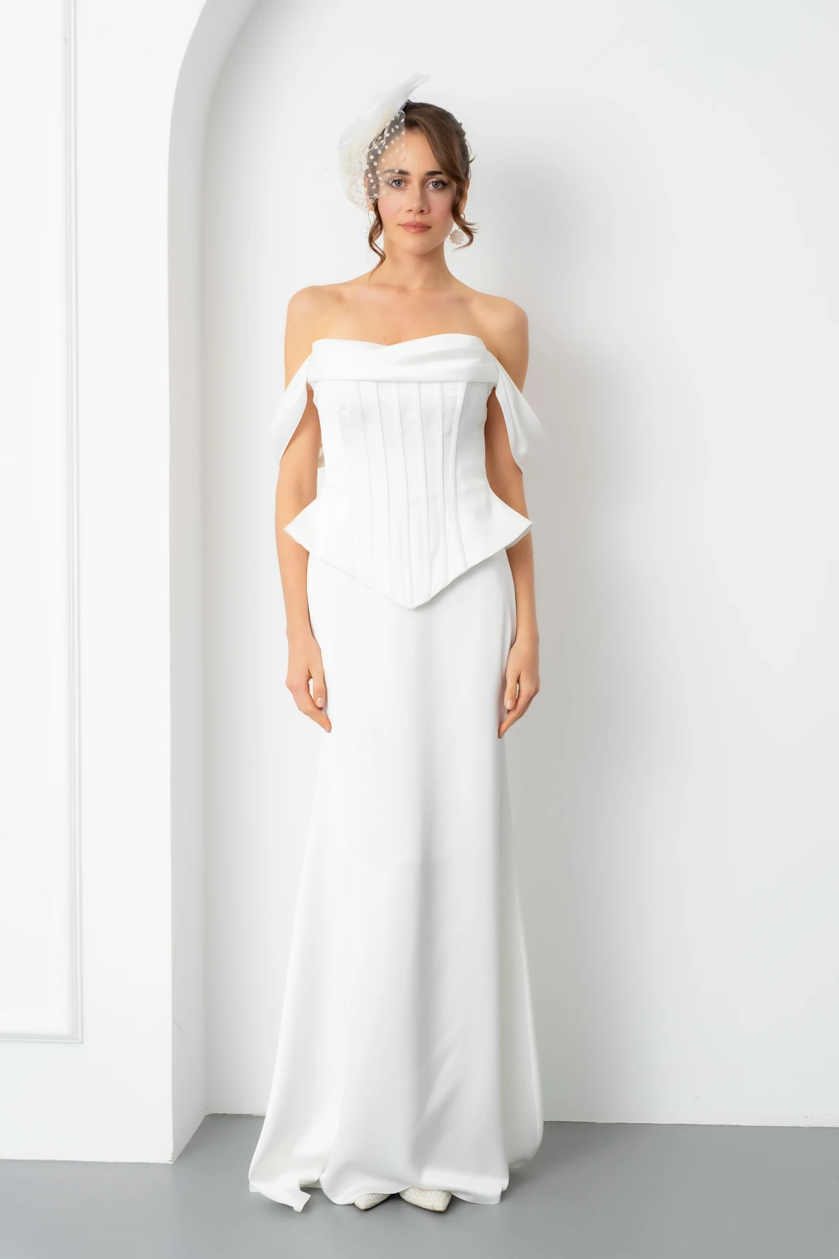 Kadın Kayık Yaka Balenli Peplum Kesim Saten Abiye Elbise - Beyaz