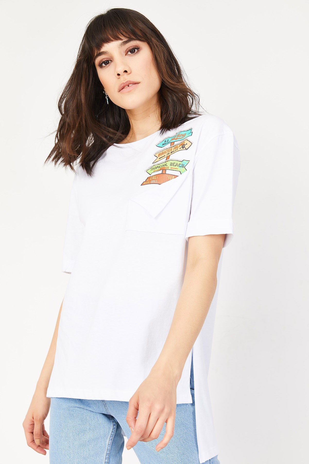 Kadın Önü Kısa Arkası Uzun Yanları Yırtmaçlı T-Shirt