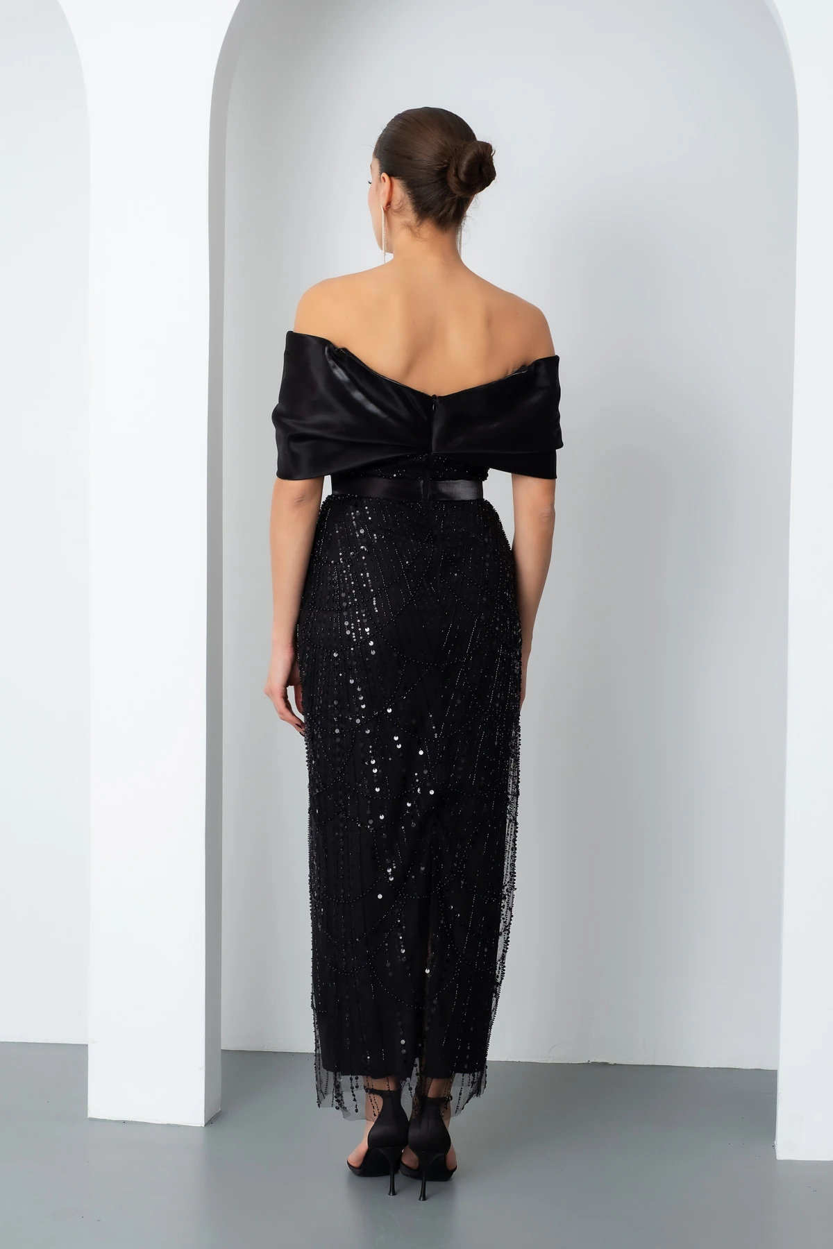 Kadın Kayık Yaka Midi Boncuklu Abiye Elbise - Siyah