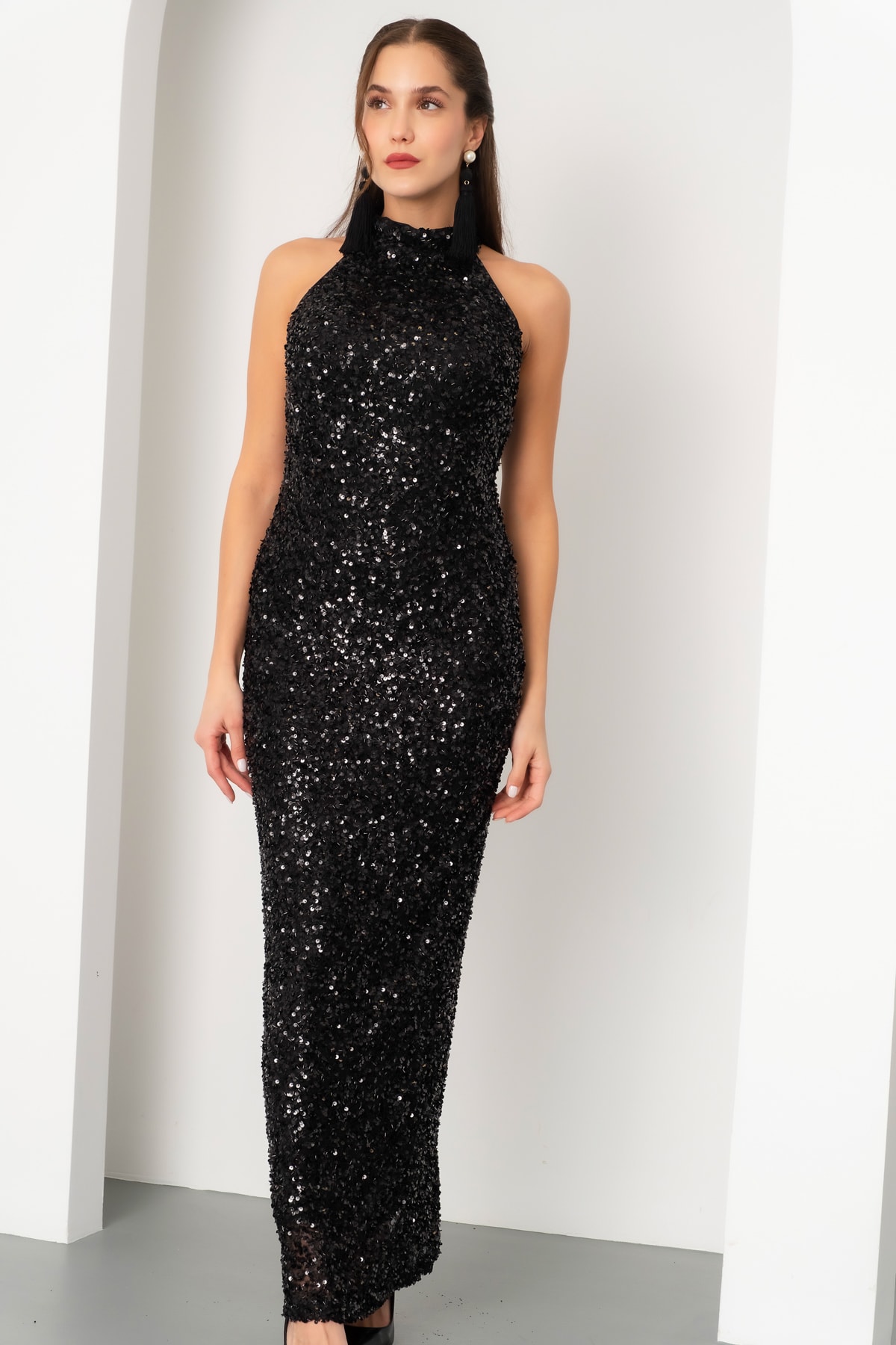 Kadın Halter Yaka Pul Payet Uzun Abiye Elbise - Siyah