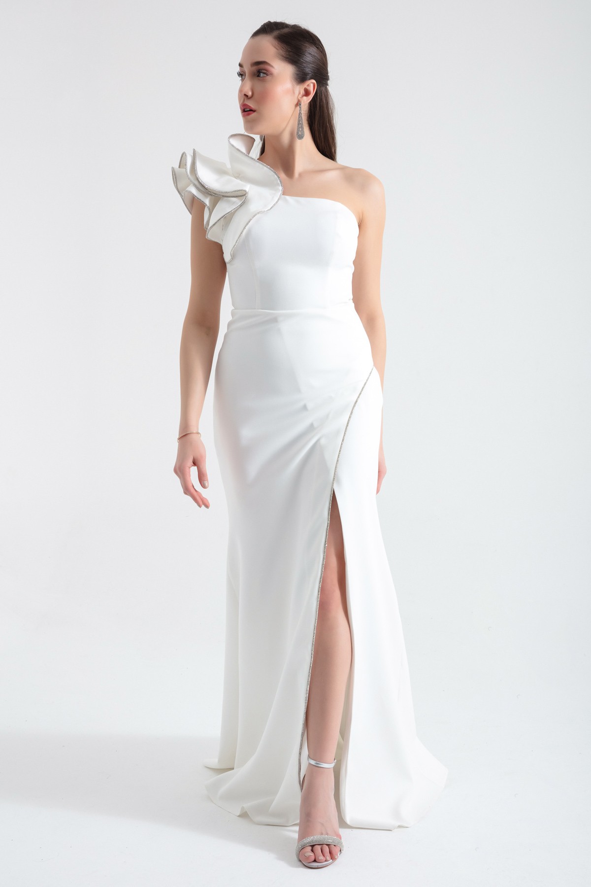Kadın Tek Omuzlu Yırtmaçlı Uzun Abiye Elbise - Beyaz