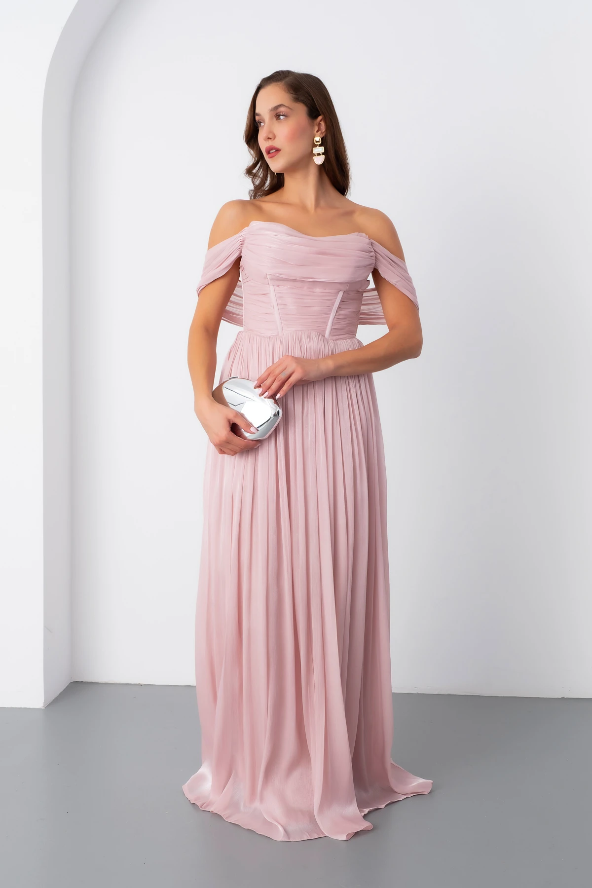 Kadın Kayık Yaka Uzun Abiye Elbise - Pudra