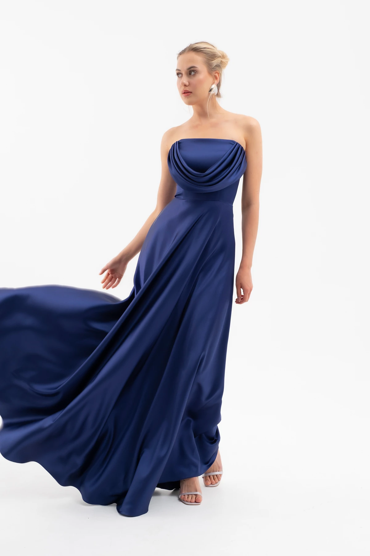 Kadın Degaje Yaka Uzun Straplez Abiye - Lacivert