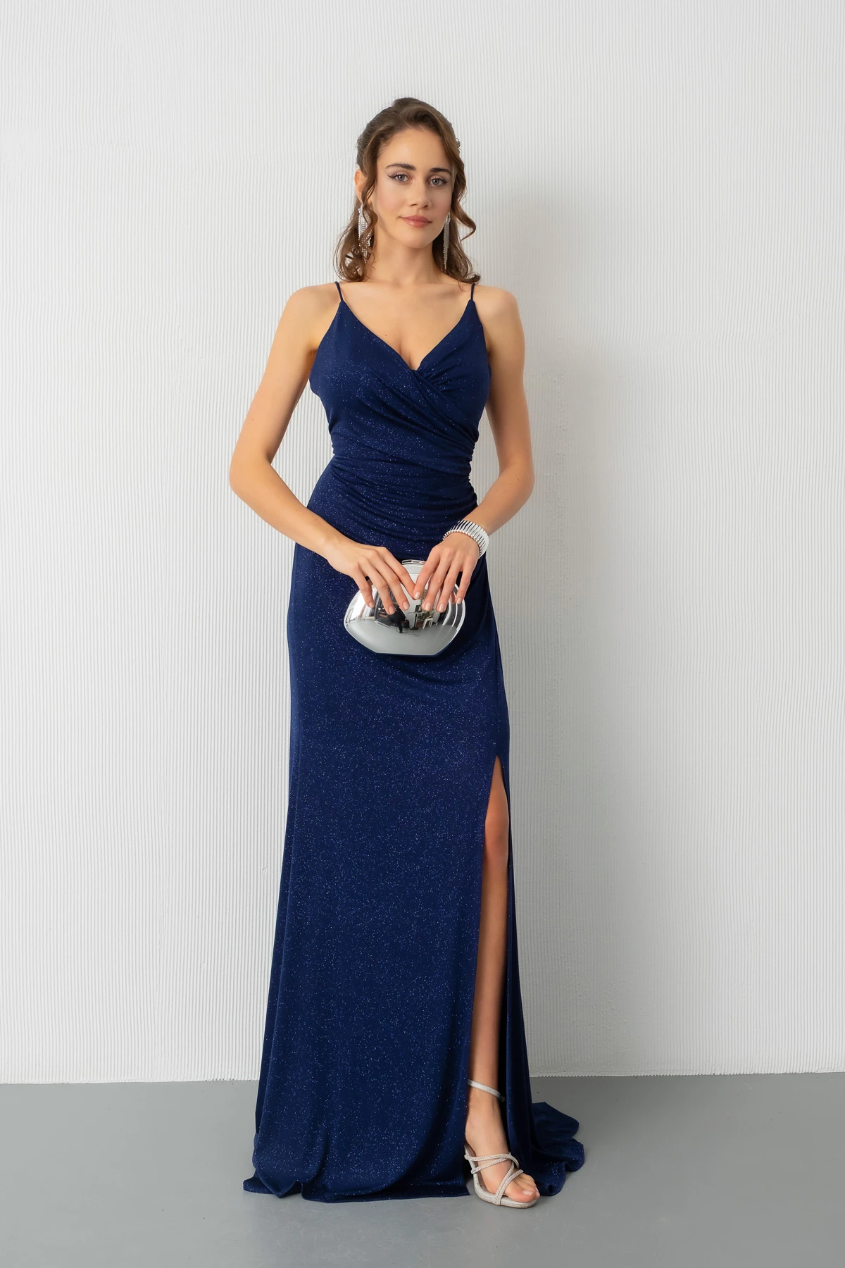 Kadın Sırt Dekolteli Simli Uzun Abiye Elbise - Lacivert