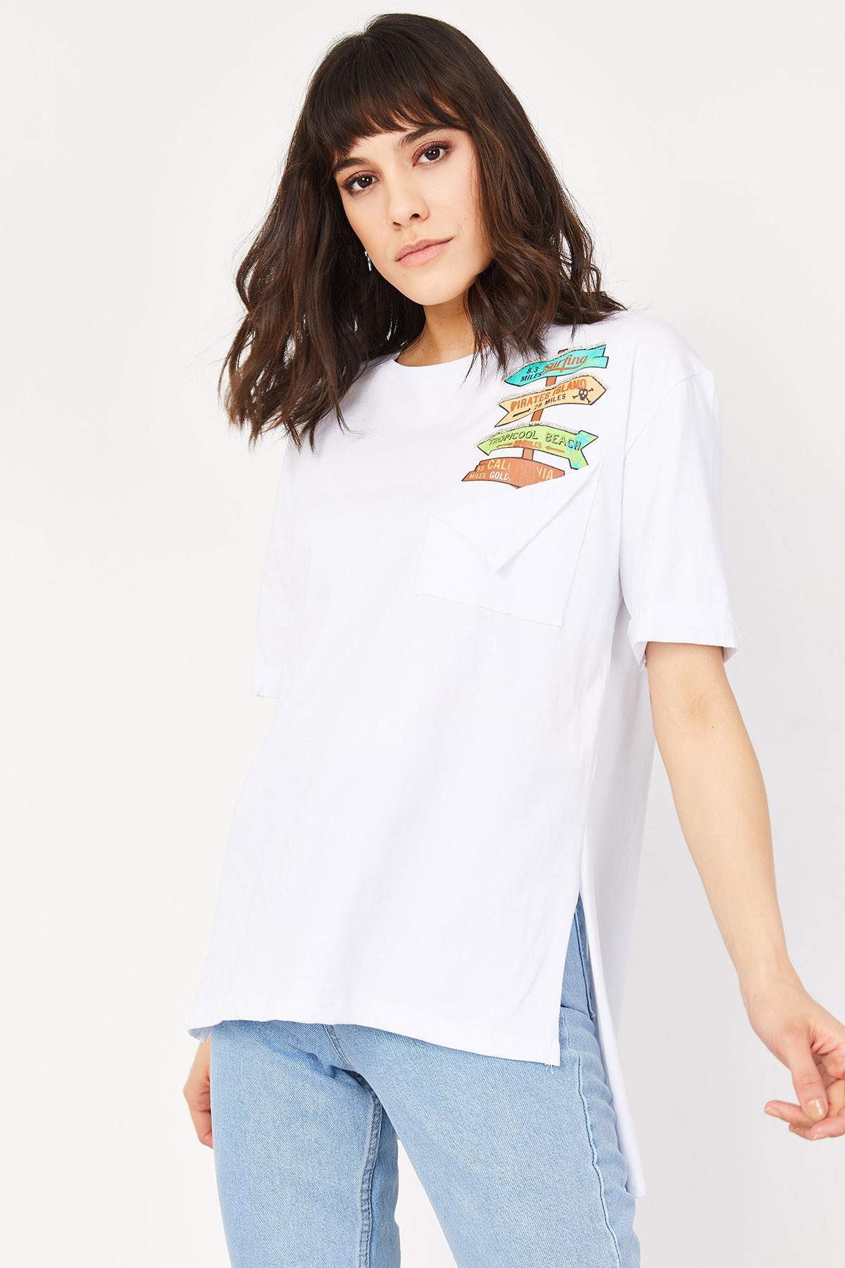 Kadın Önü Kısa Arkası Uzun Yanları Yırtmaçlı T-Shirt