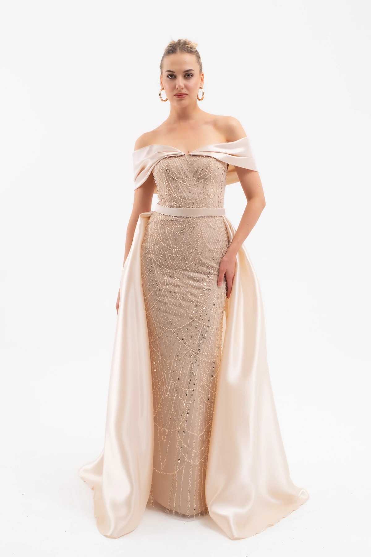 Kadın Kayık Yaka Kuyruklu Uzun Abiye Elbise - Bej