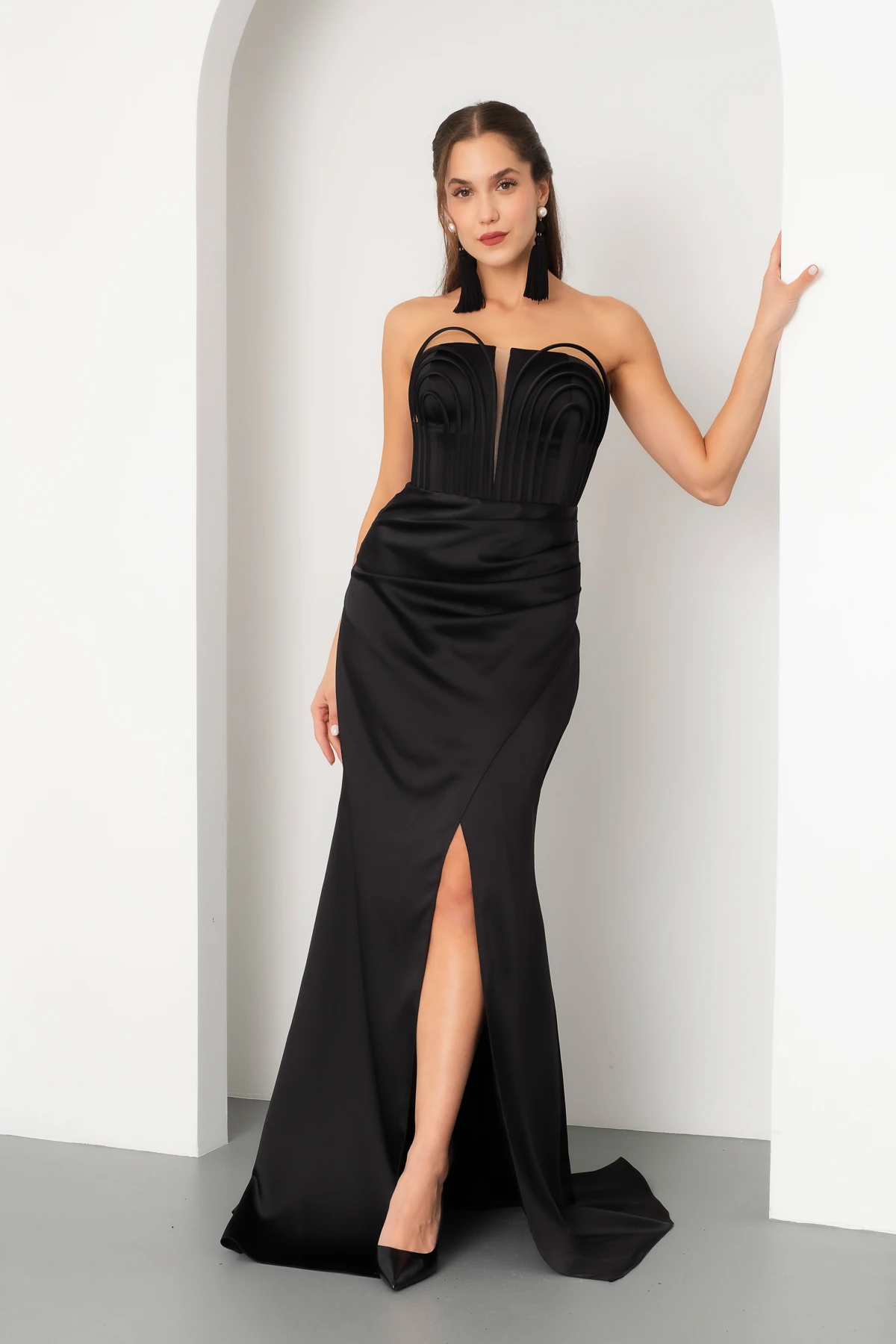 Kadın Yaka Detay Saten Uzun Söz Nişan Abiye Elbise - Siyah