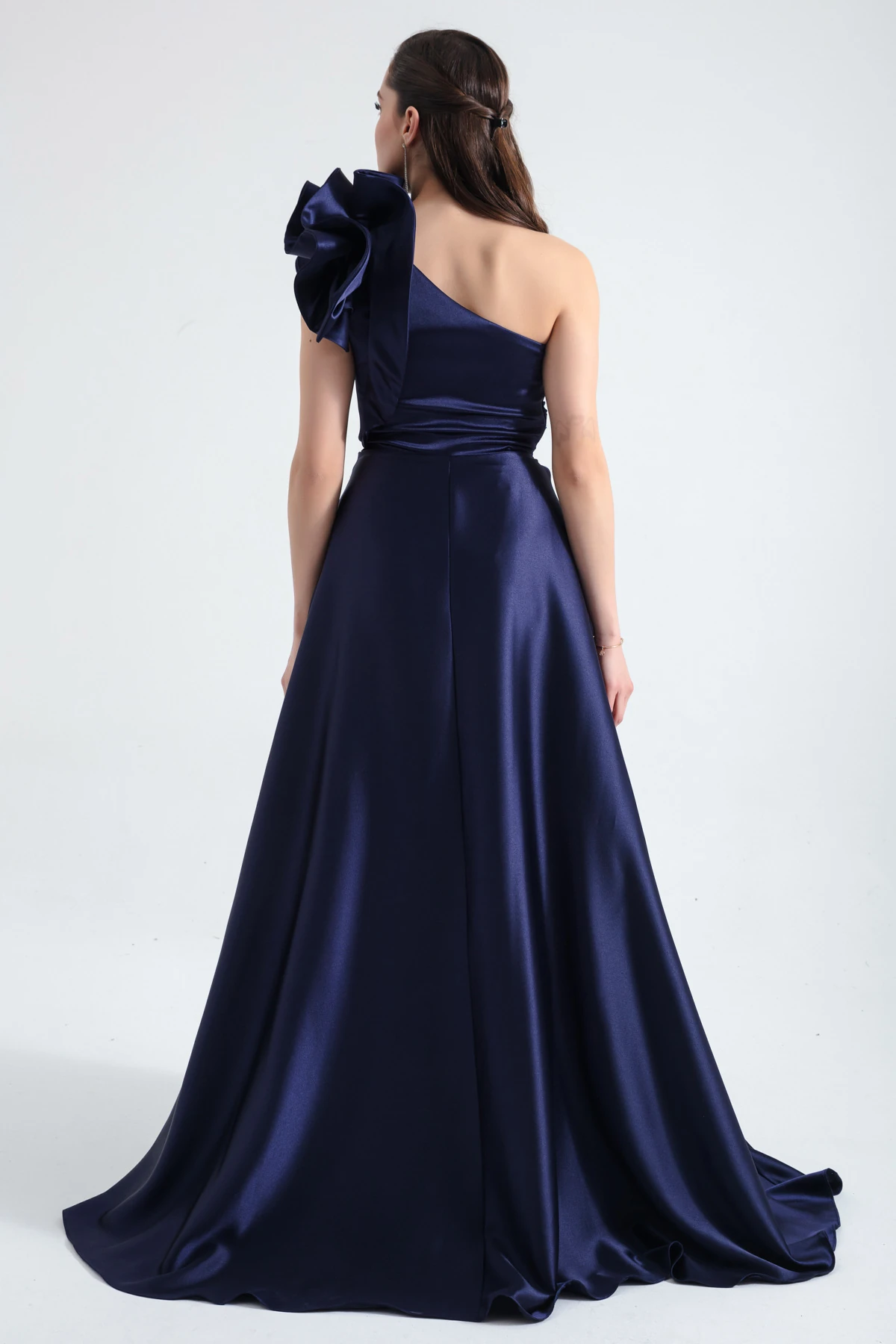 Kadın Tek Omuzlu Fırfırlı Uzun Abiye Elbise