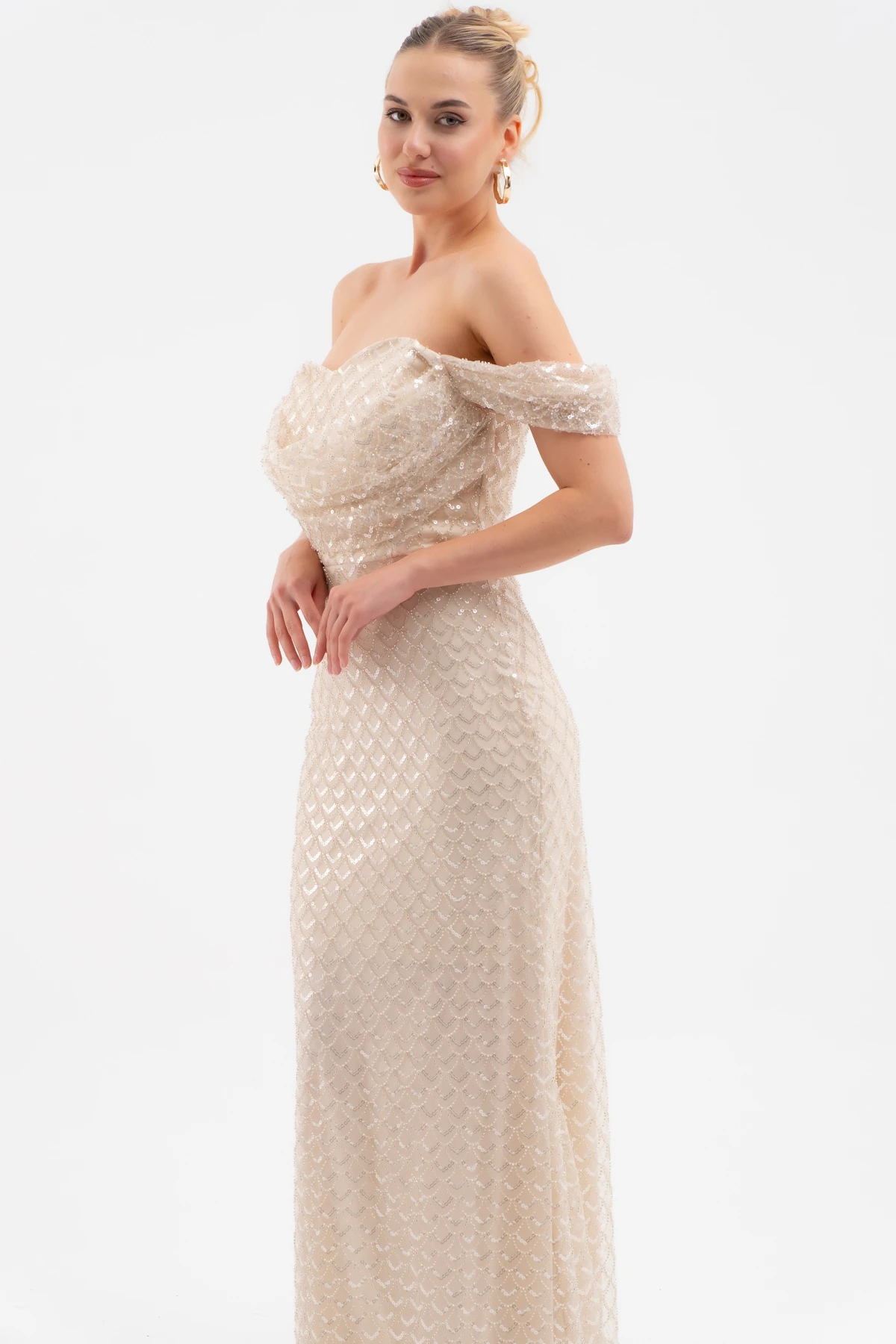 Kadın Madonna Yaka Boncuklu Uzun Abiye Elbise