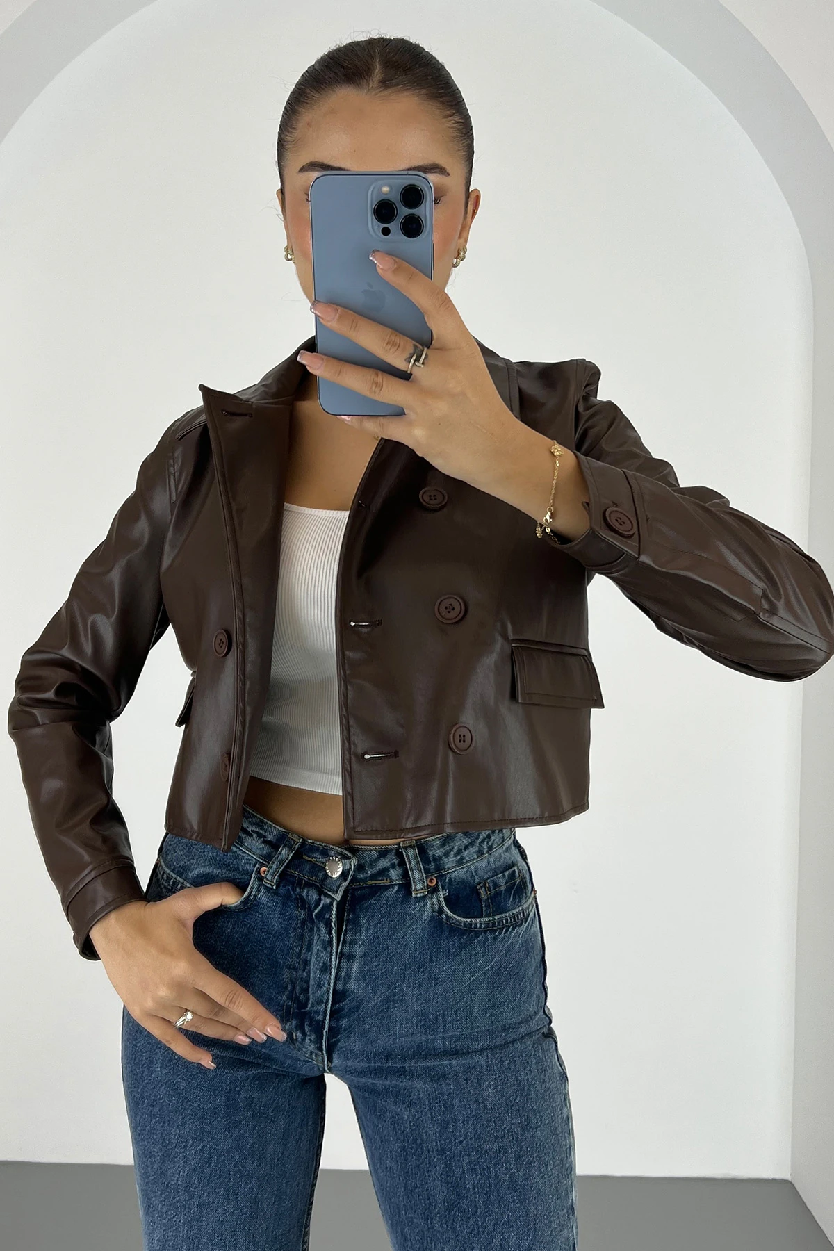 Kadın Düğmeli Kısa Suni Deri Ceket - Kahverengi