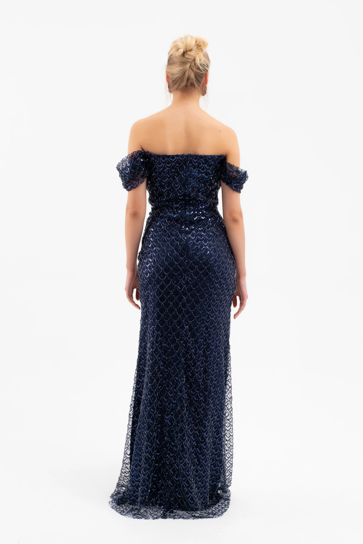 Kadın Madonna Yaka Boncuklu Uzun Abiye Elbise - Lacivert