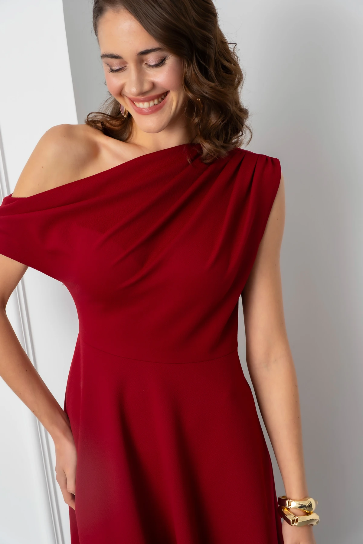 Kadın Düşük Omuzlu Midi Boy Elbise