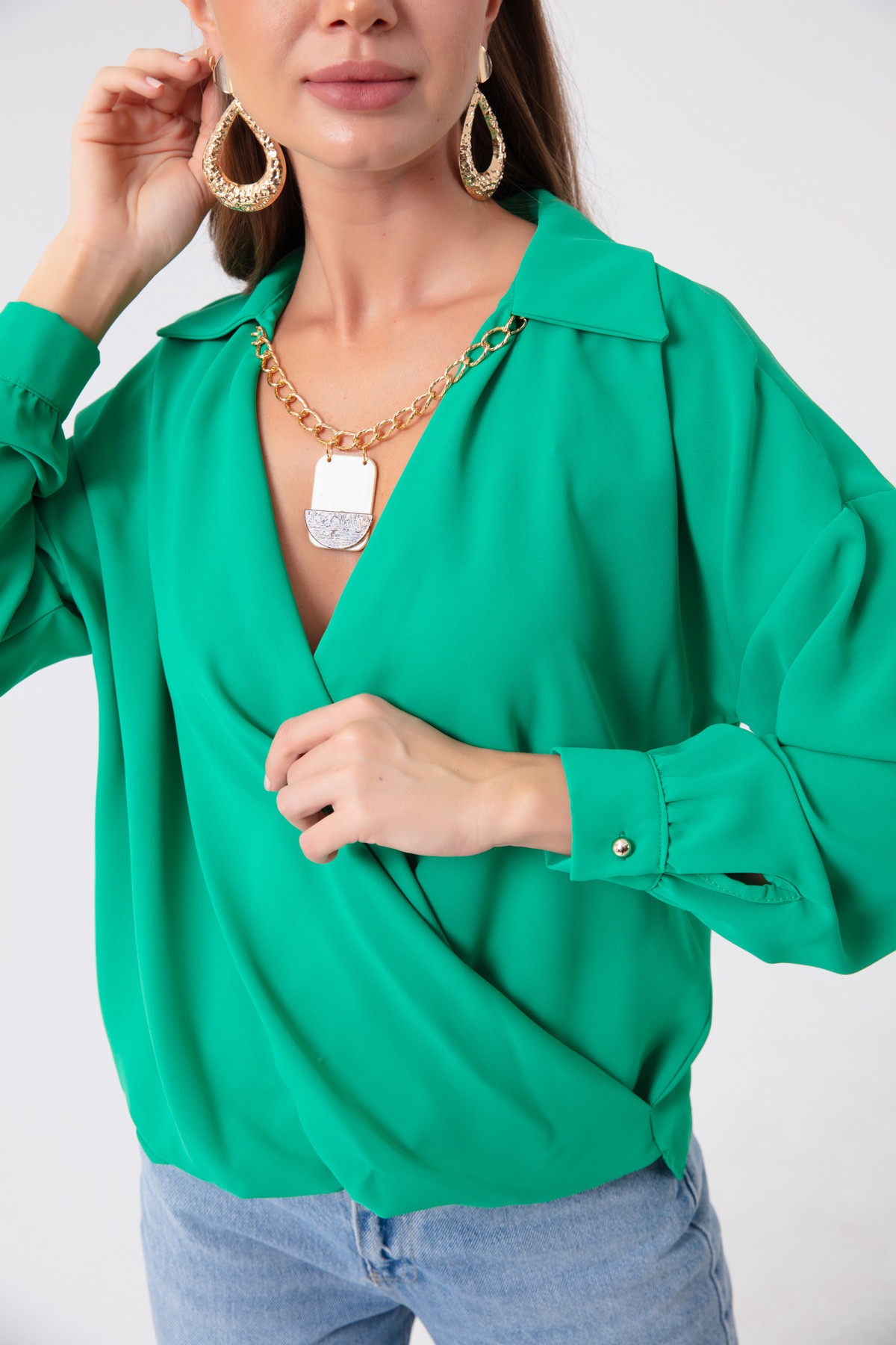Kadın Kruvaze Yakalı Gold Kolyeli Bluz - Yeşil